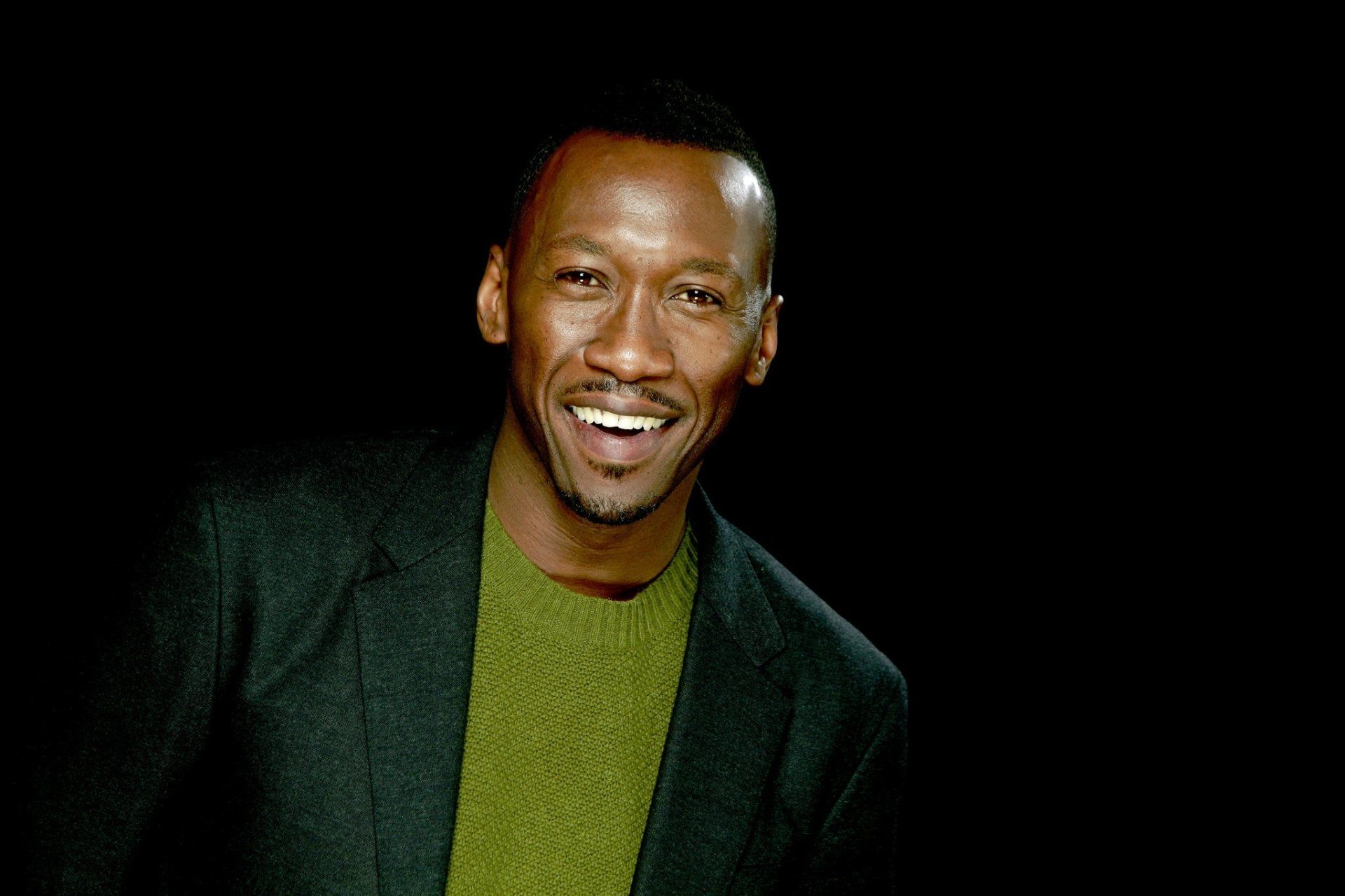 1920x1280 Download Smile American Actor Celebrity Mahershala Ali HD Wallpaper
