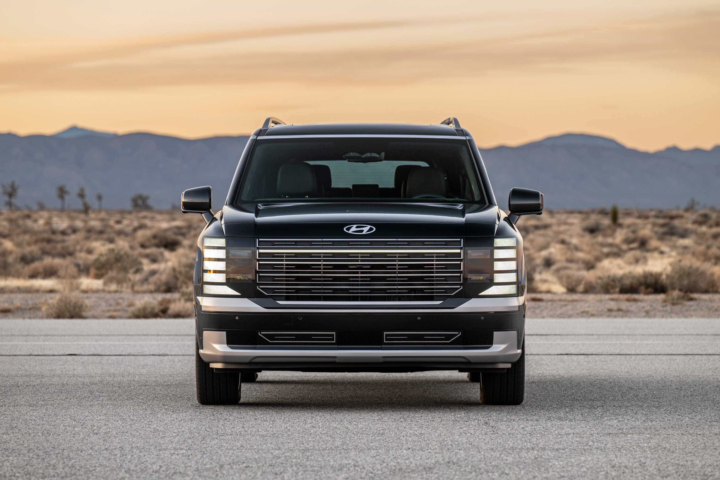 3000x2000 View Exterior Photo of the 2026 Hyundai Palisade Hybrid Calligraphy