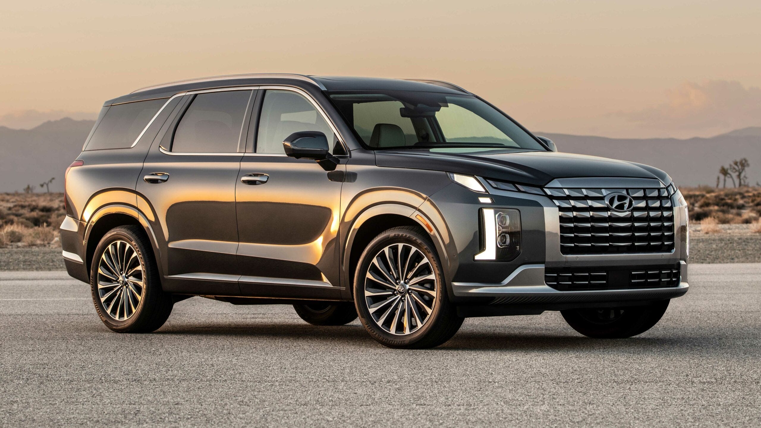 2560x1440 Hyundai Palisade Review: Expert Insights, Pricing, and Trims