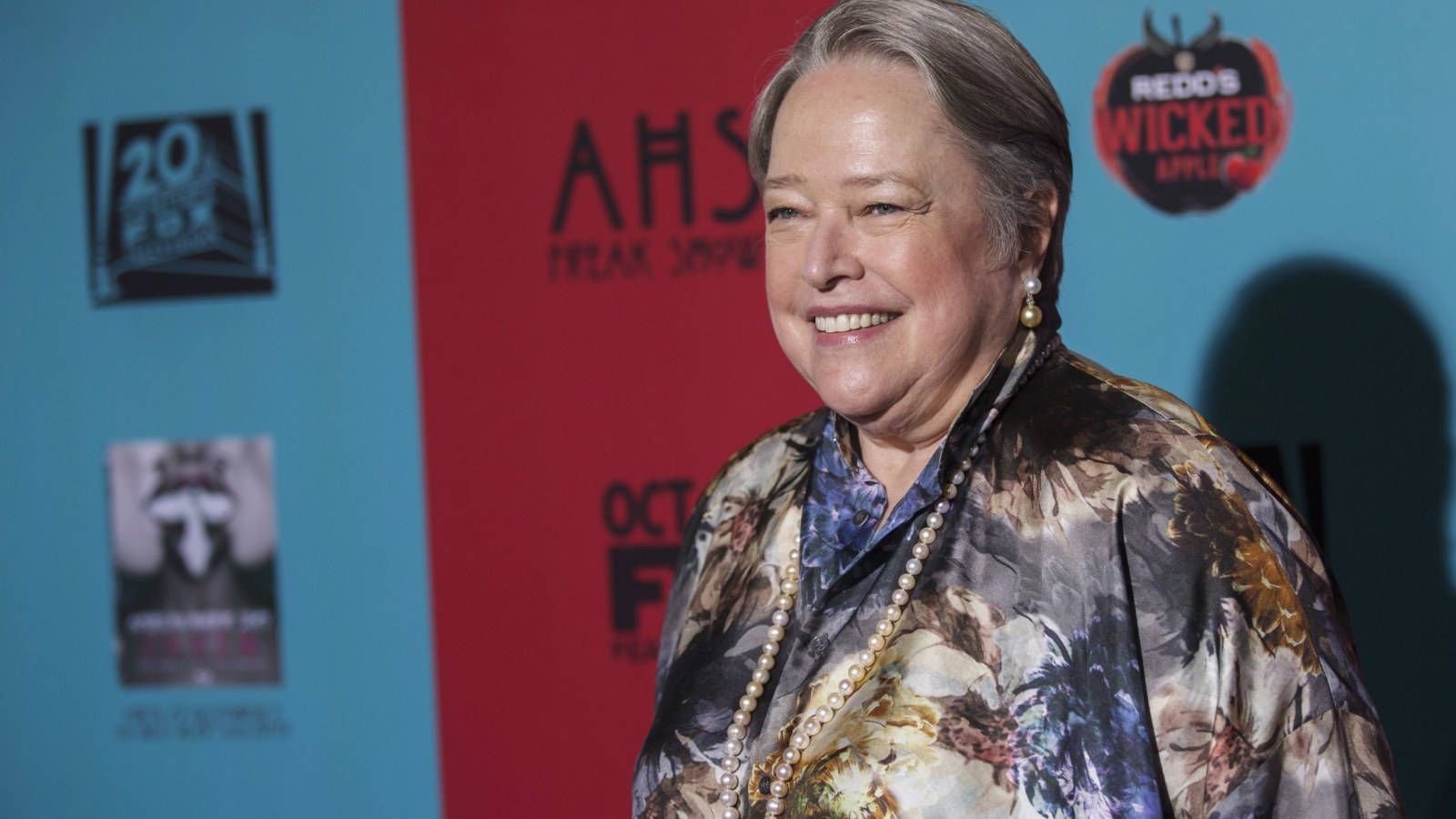 1600x900 Kathy Bates Wallpaper