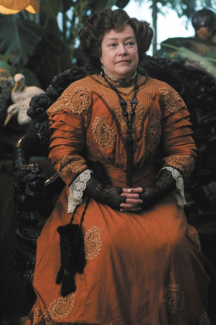 736x1104 Kathy Bates Wallpaper
