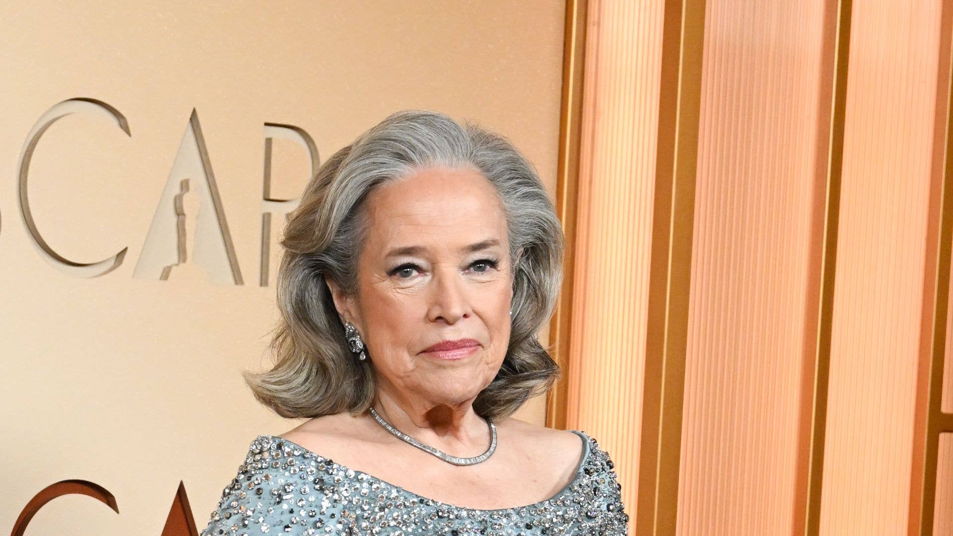 1920x1080 Kathy Bates showcases her weightloss in ageless appearance on Oscars red carpet. HELLO!