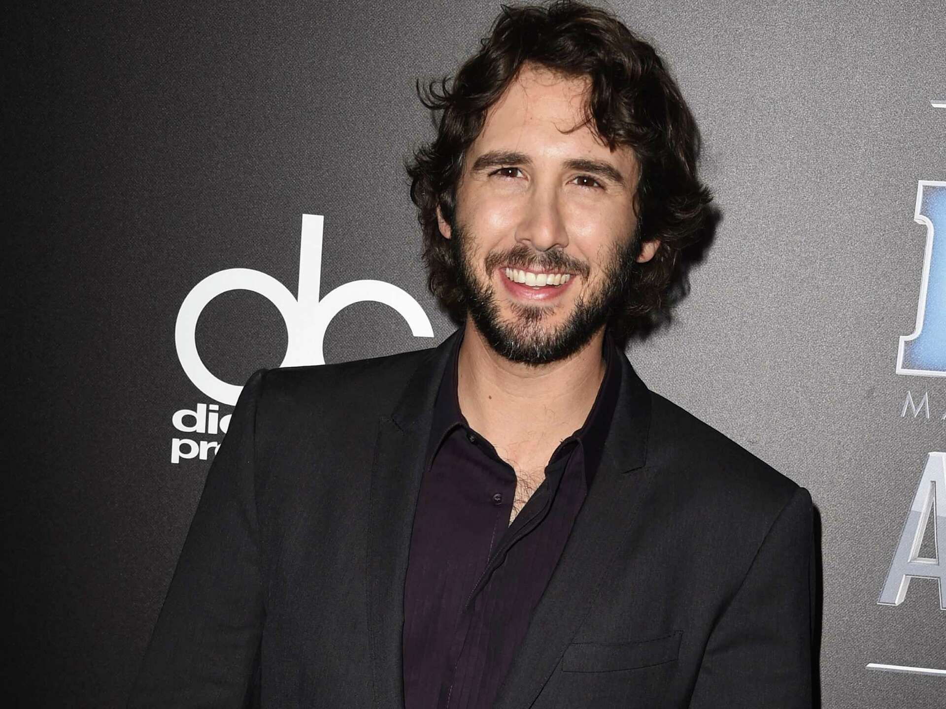 1920x1440 Josh Groban has a new album out today and men are just going to have to deal