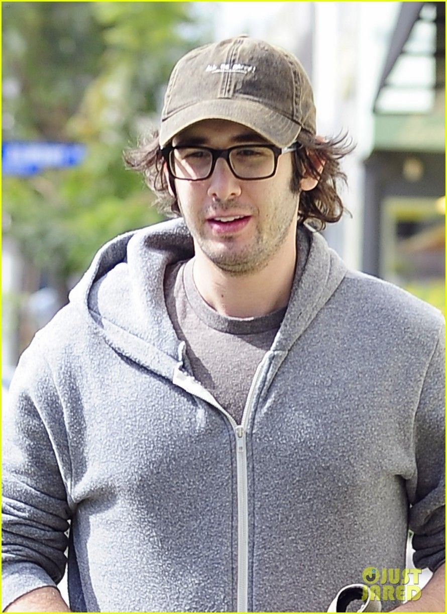 890x1222 Josh Groban: Afternoon Dog Walk!: Photo 2631816. Josh Groban Photo. Just Jared: Entertainment News