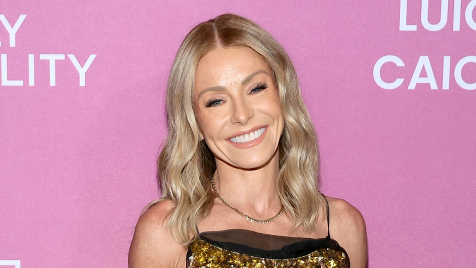 1600x900 Kelly Ripa Made Her Fans Uncomfortable With Her Ariana Grande Makeup Look