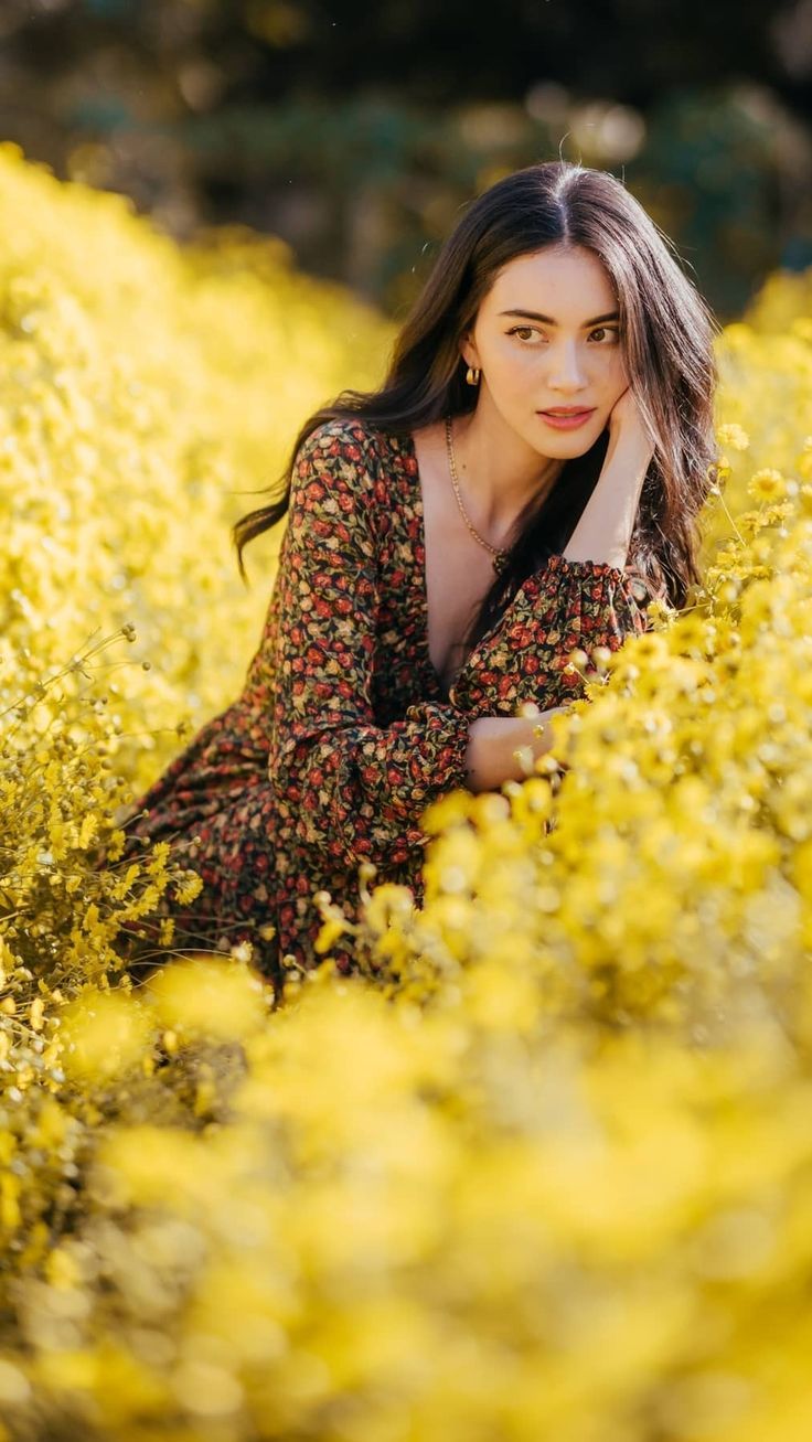 736x1307 Davika Hoorne
