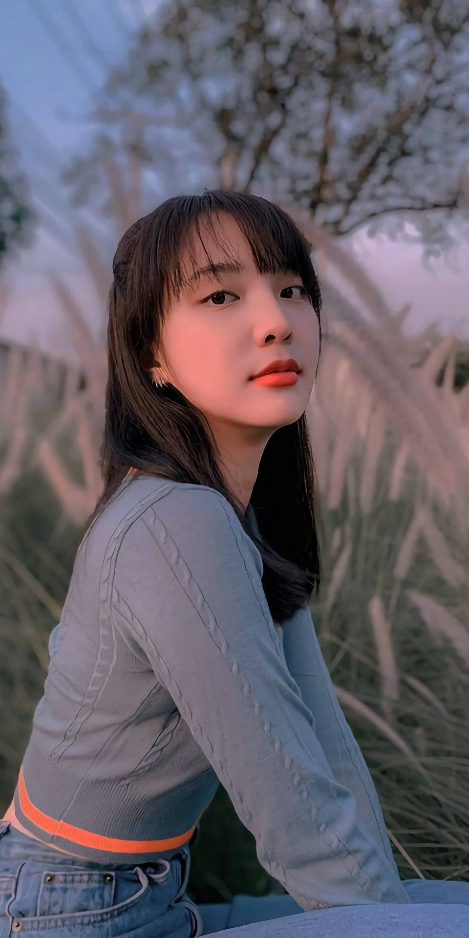 960x1920 Thailand Woman Wallpaper