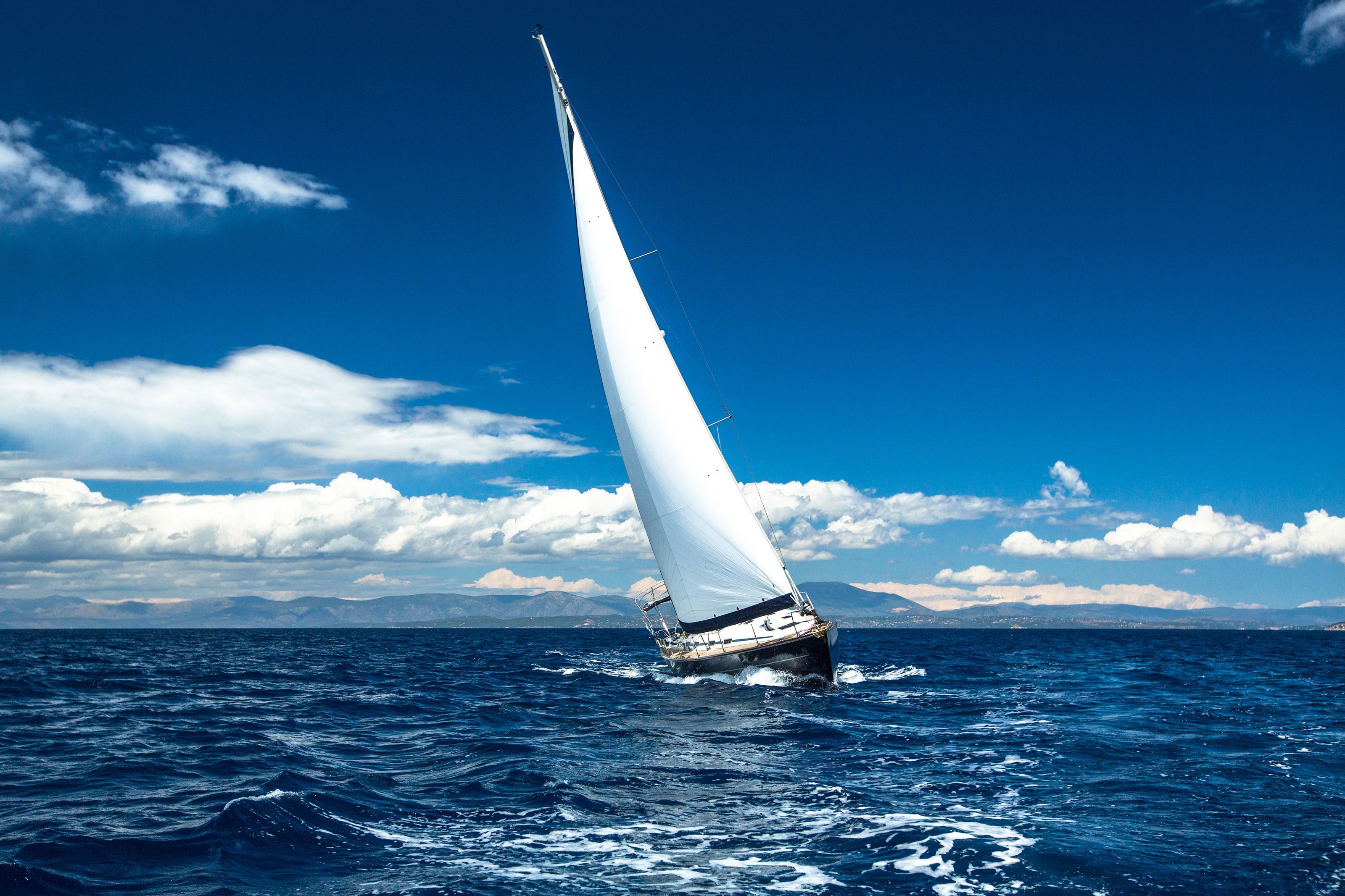 3200x2133 Speeding Sailboat Wall Mural
