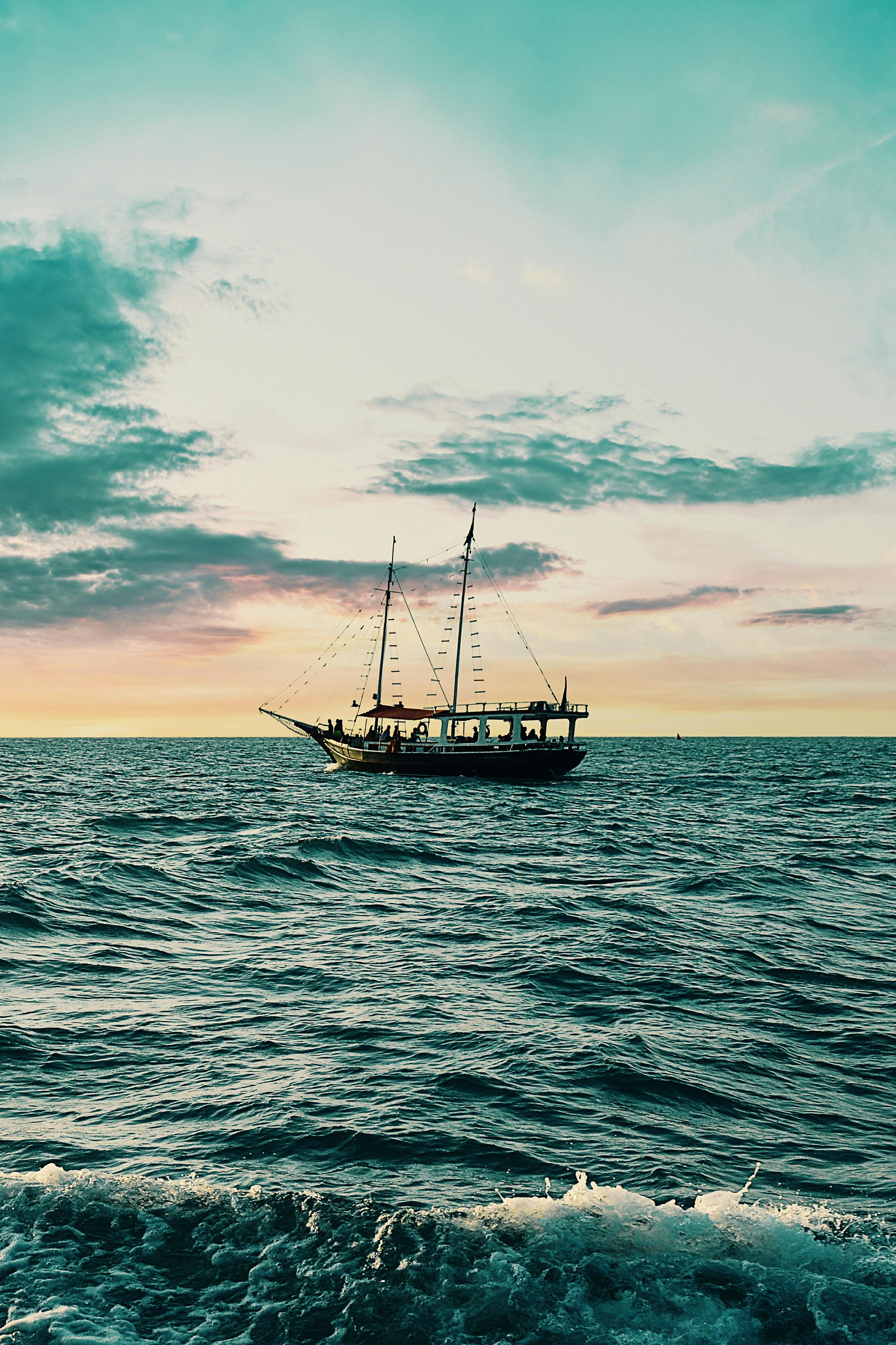 2666x4000 Sailing Photo, Download The BEST Free Sailing & HD Image