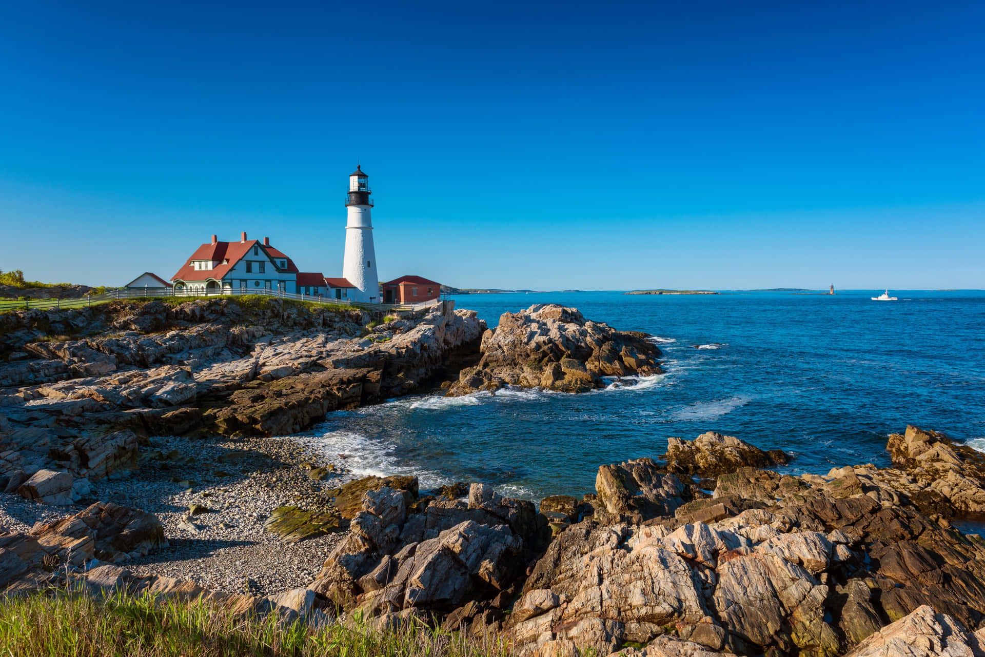 1920x1281 Download Lighthouse Beach New England Summer Wallpaper