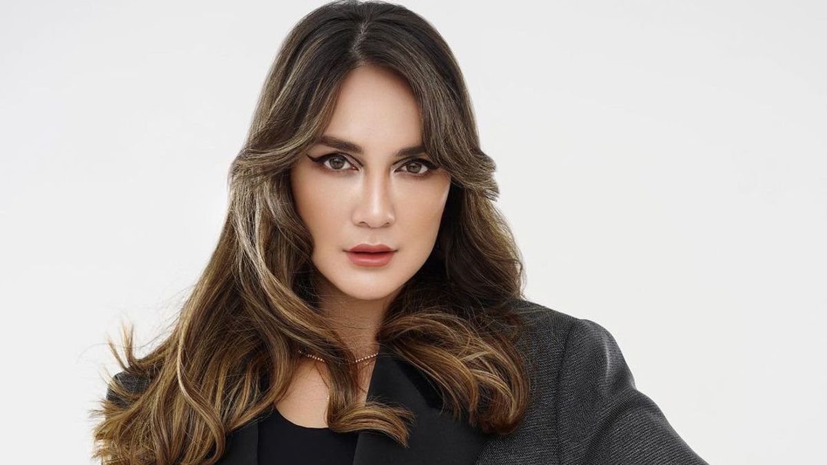 1200x675 Confident In His Life Choices, Take A Peek At 7 Completely Beautiful Portraits Of Luna Maya