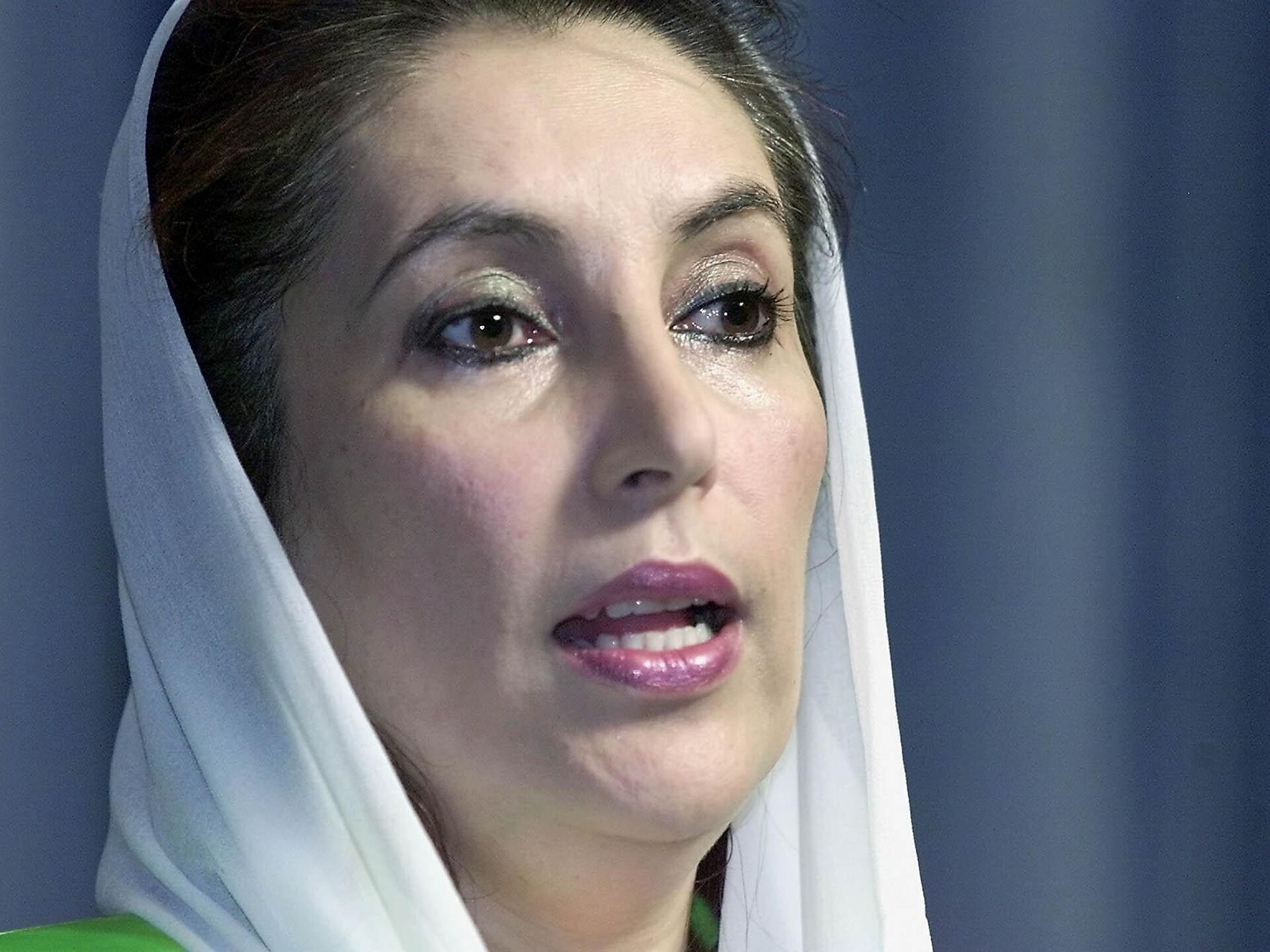 1920x1440 Benazir Bhutto Wallpaper