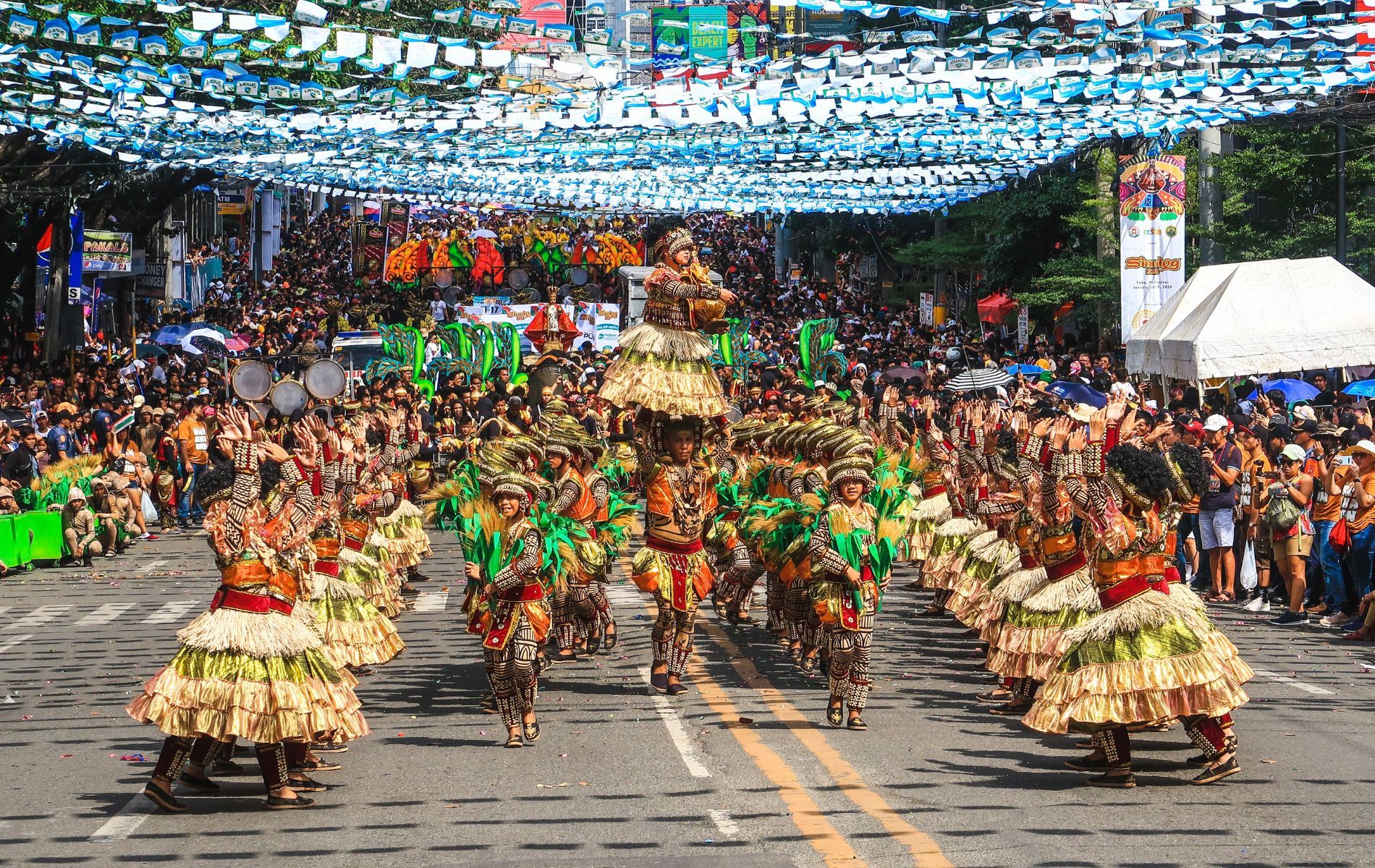 1900x1200 Sinulog Festival. The most colorful festival of Asia