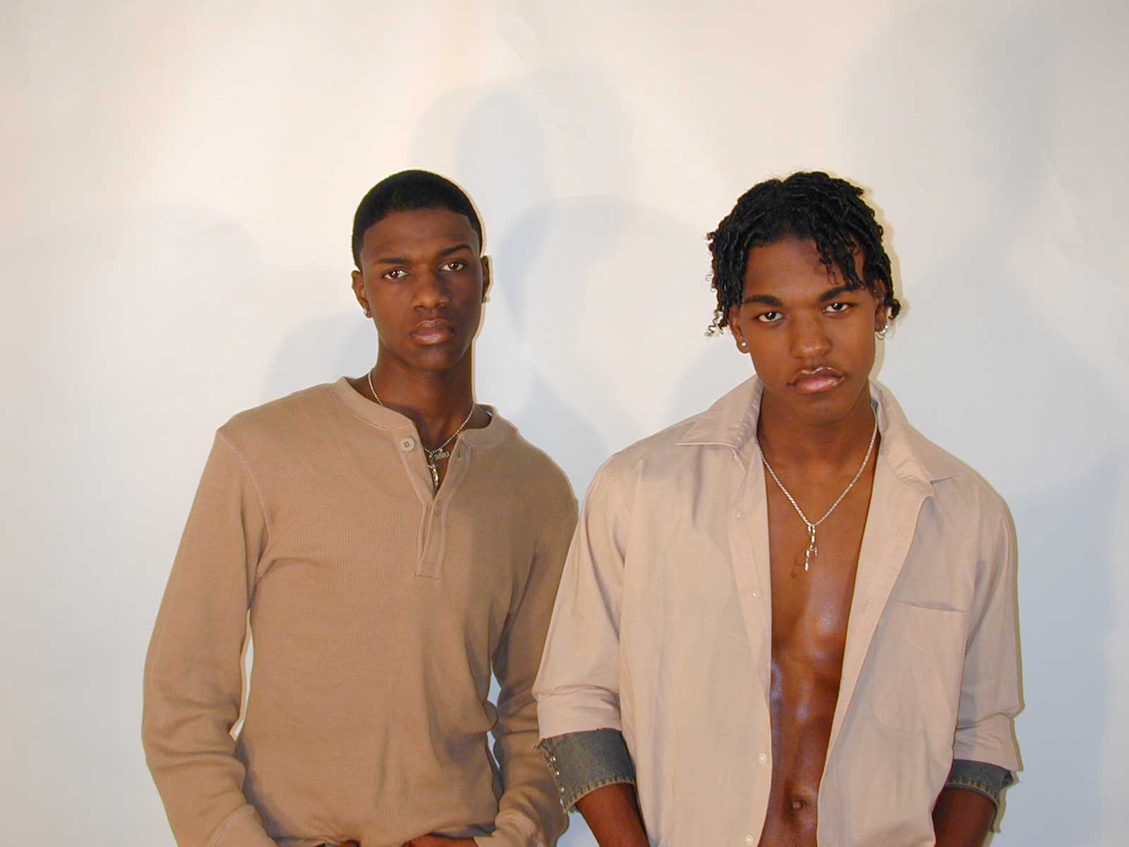 1600x1200 Luke James and Thomas