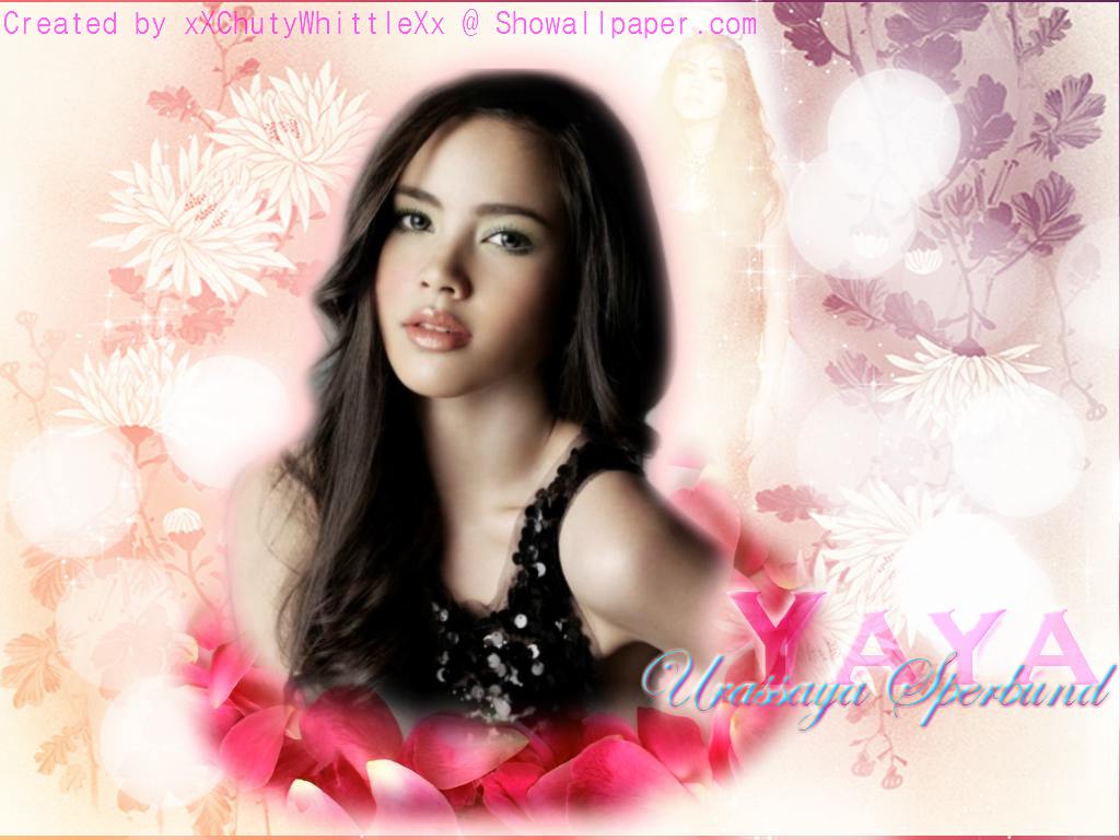 1024x768 Yaya Urassaya Wallpaper