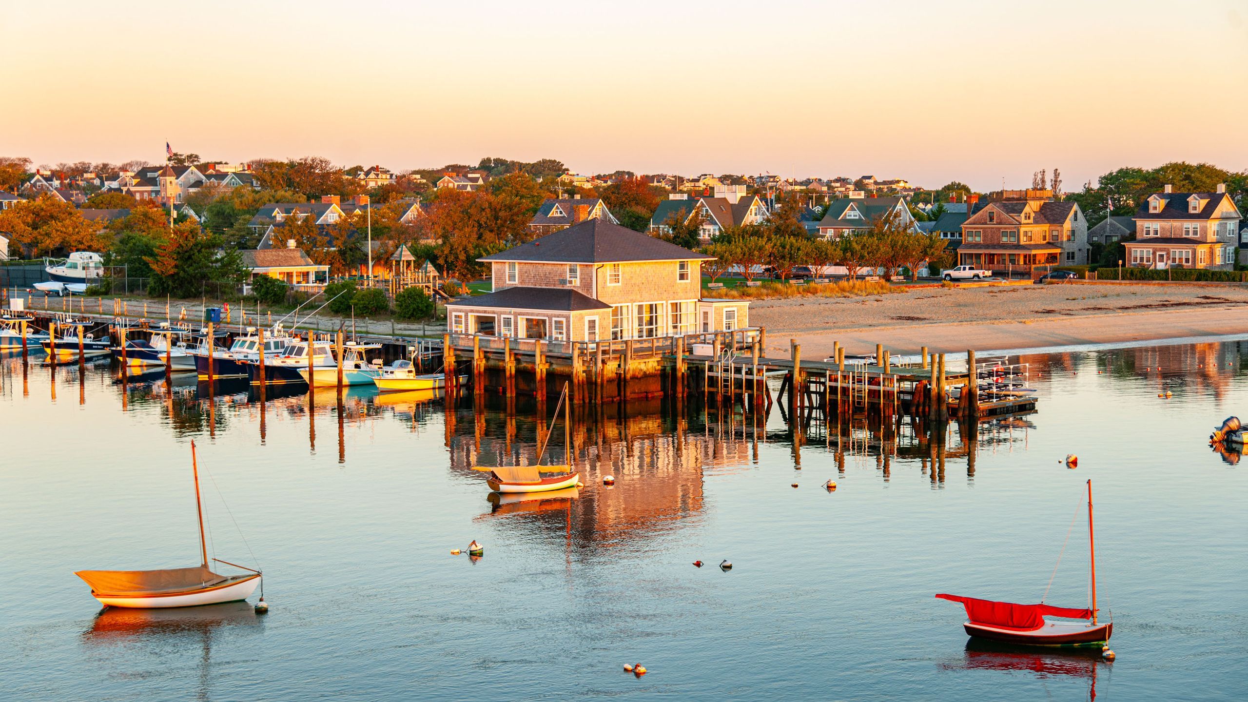 2560x1440 These East Coast Beach Towns Are Even Better in the Fall. Condé Nast Traveler