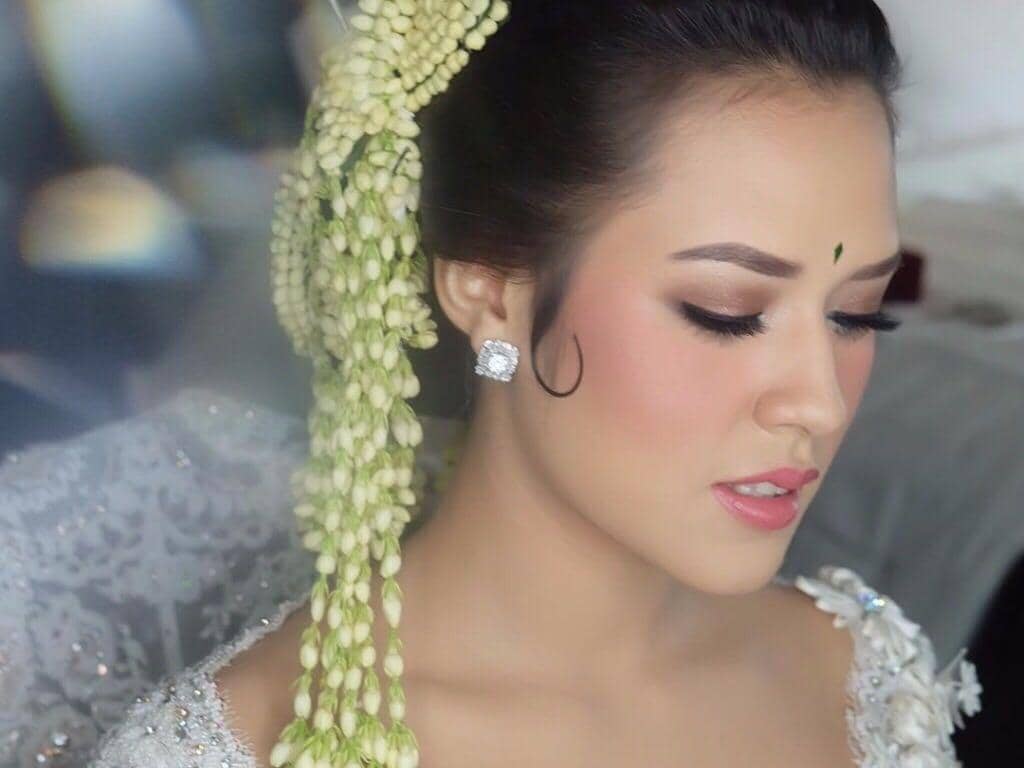 1024x768 Ini Dia, Orang yang Bikin Raisa Tampak Seperti Putri Raja di Hari