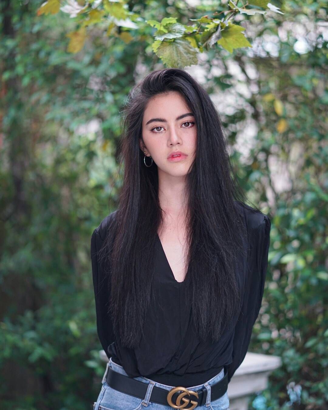 1080x1350 Mai Davika Wallpaper