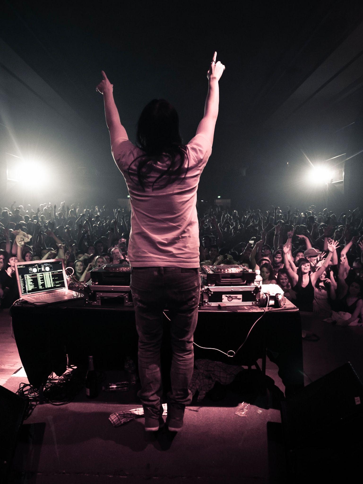 1536x2048 Steve Aoki iPhone Wallpaper