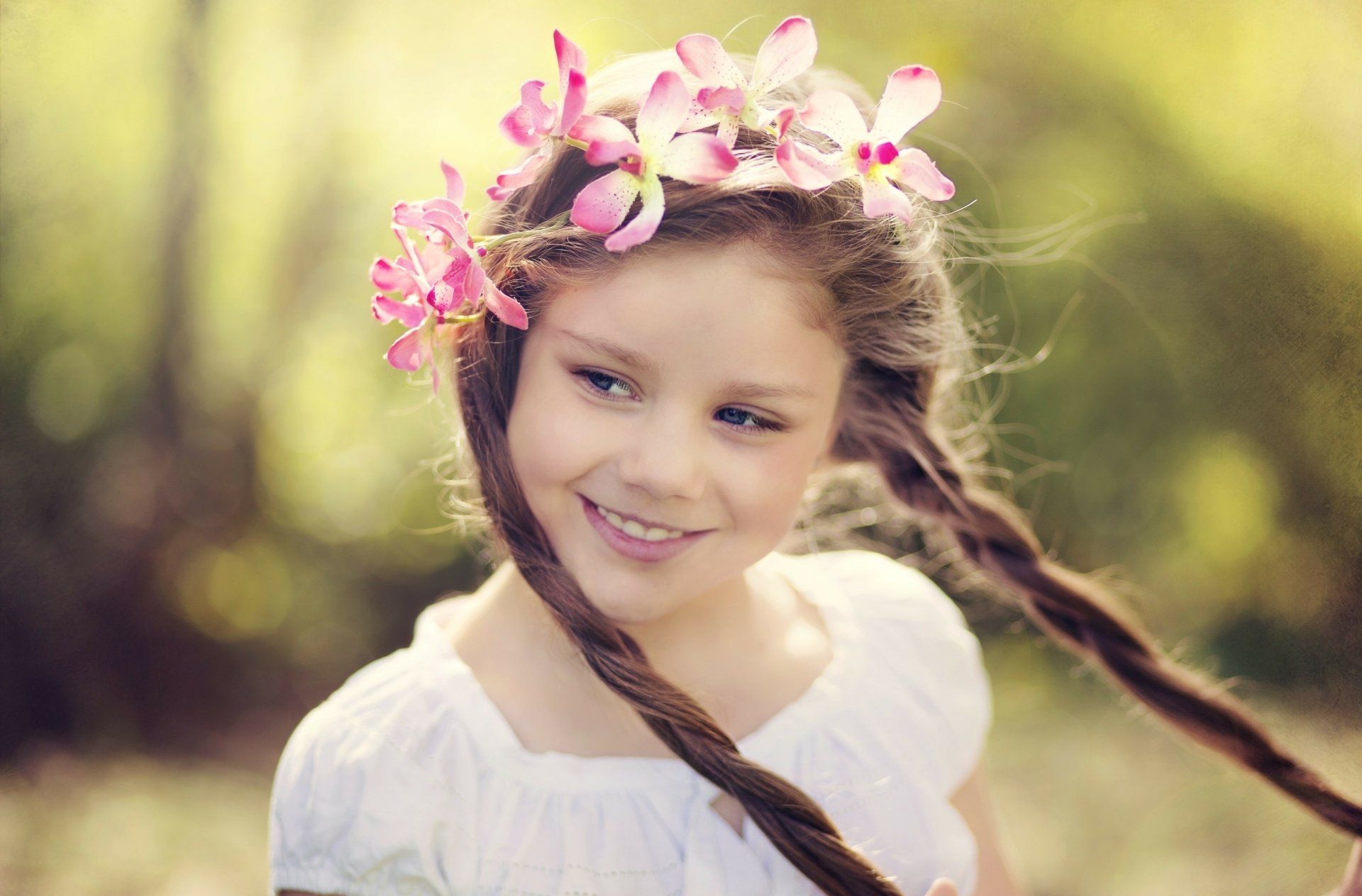 1920x1264 Radiant Smile: Blue Eyed Child With Floral Braid HD Wallpaper