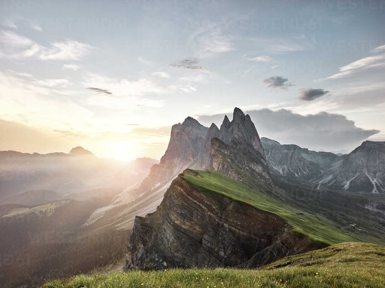 1232x924 Italy, South Tyrol, Dolomites, St.Ulrich in Groeden, Seceda at sunrise
