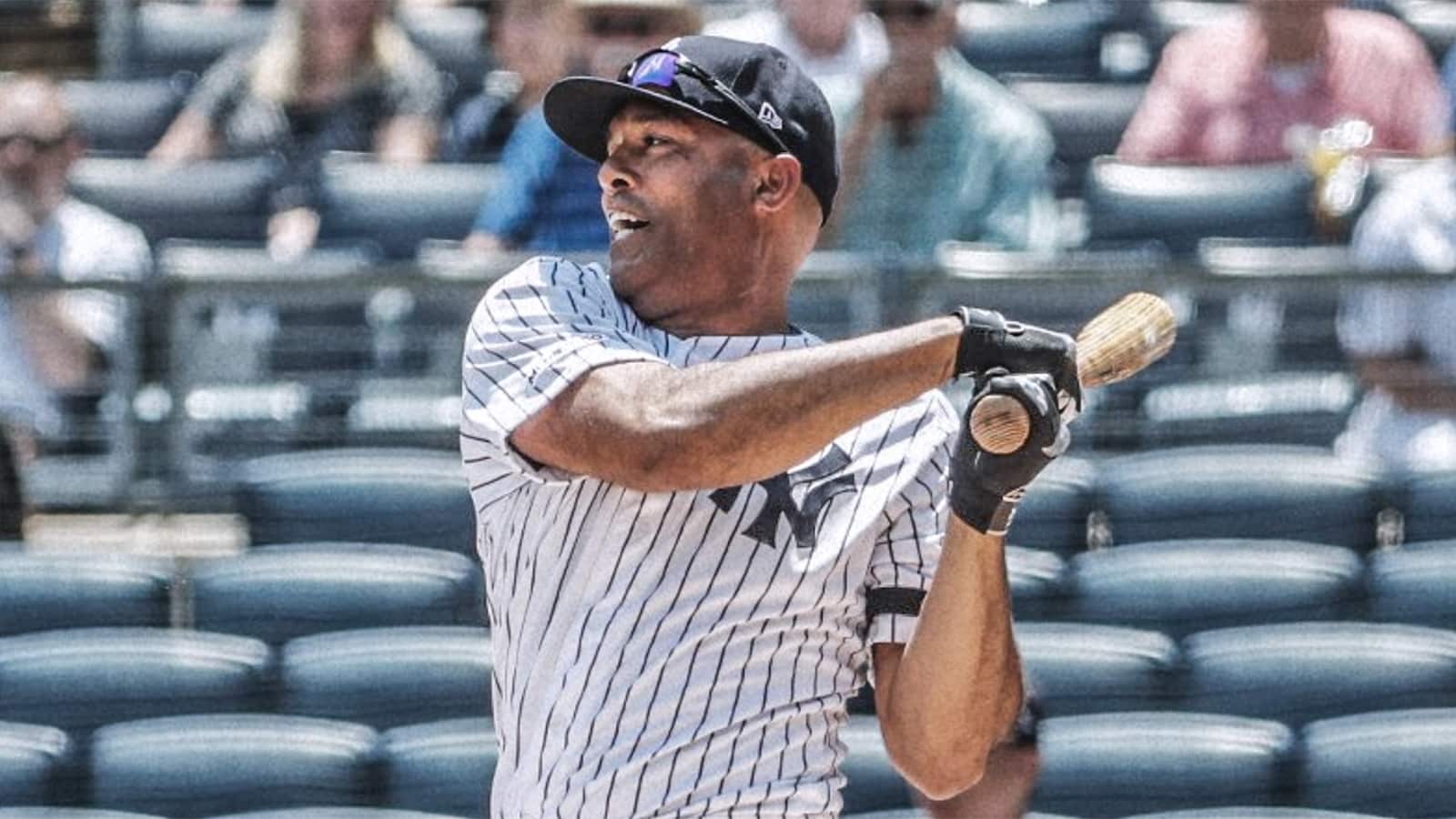 1600x900 Yankees Old Timers' Day: Mariano Rivera Hits Inside The Park HR (Video)