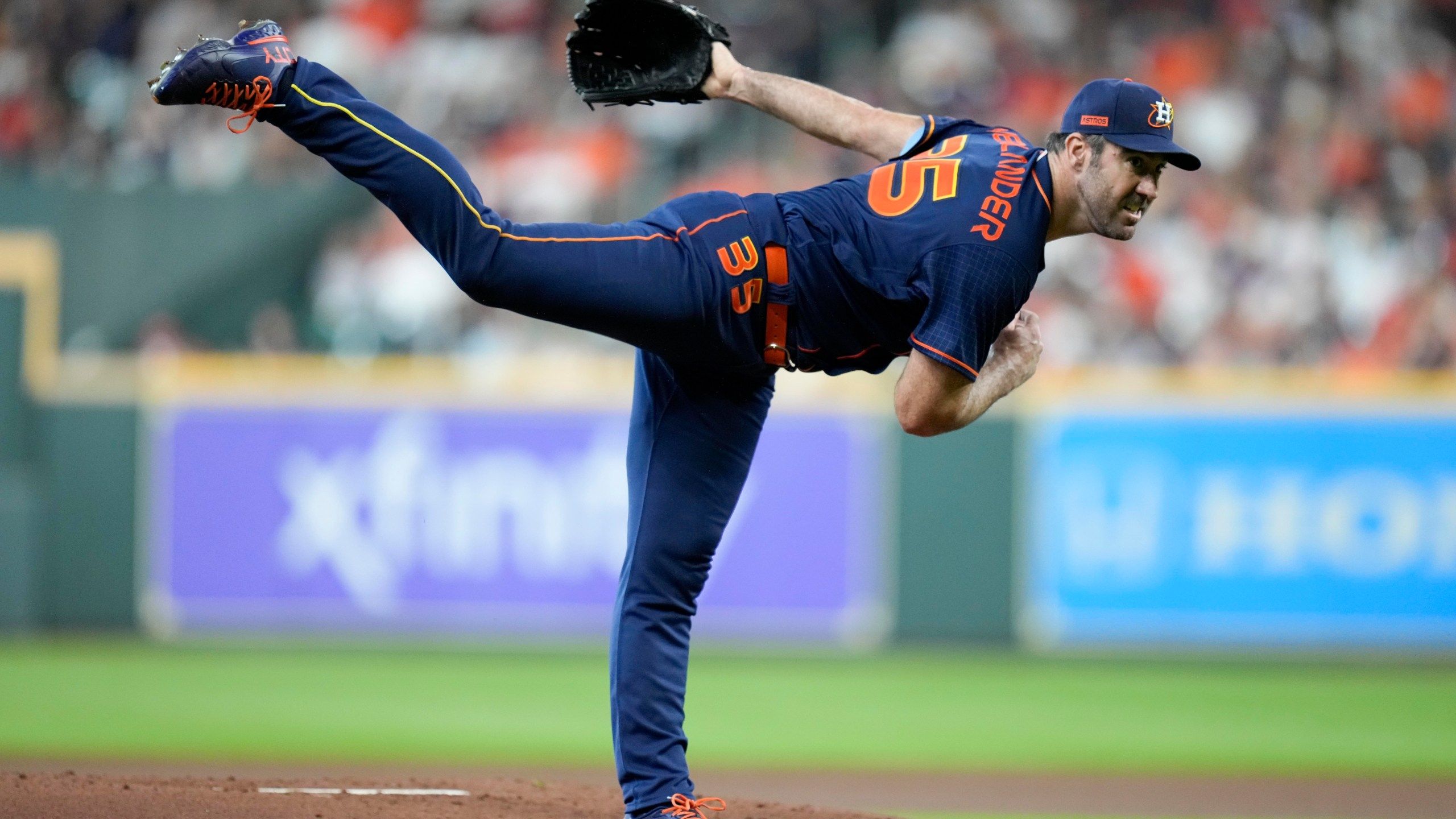 2560x1440 Verlander Gets MLB Leading 12th Win As Astros Beat A's 5 0. Eyewitness News (WEHT WTVW)