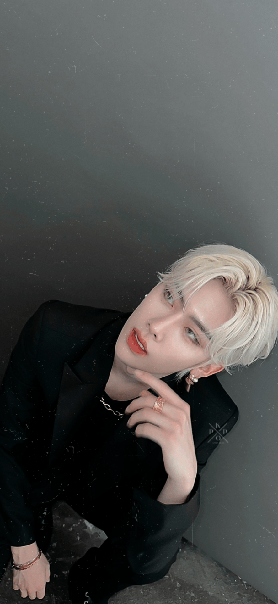 886x1920 Kpop Locks