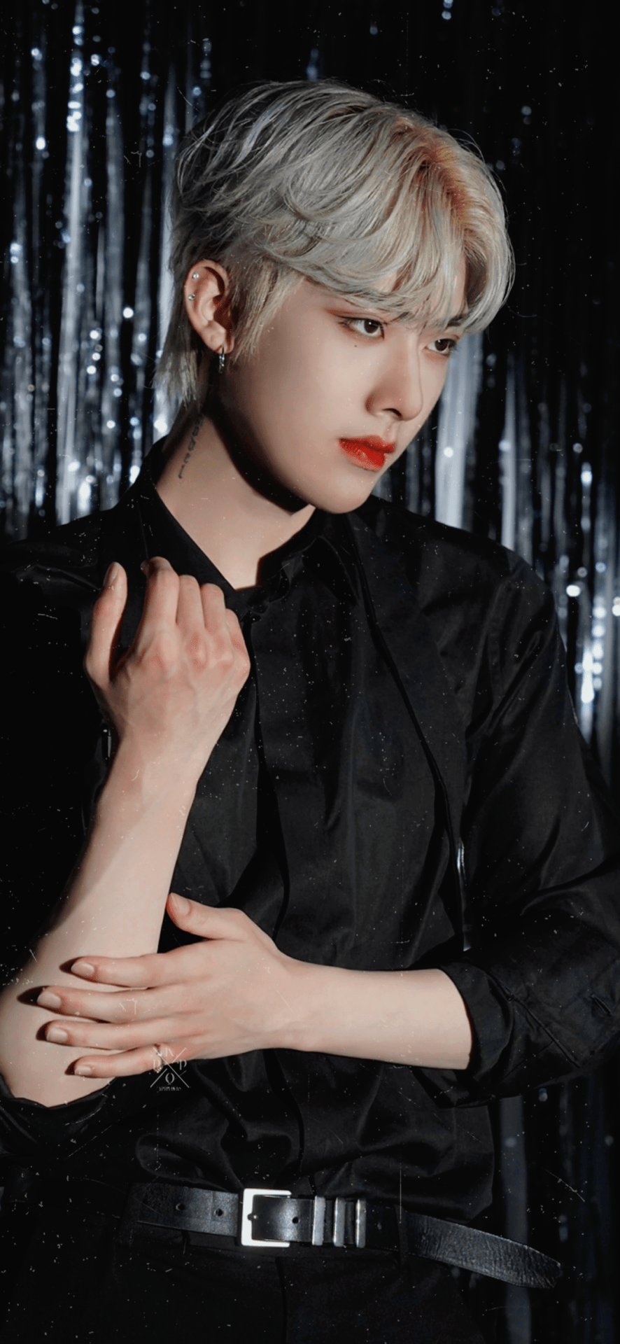 886x1920 Kpop Locks