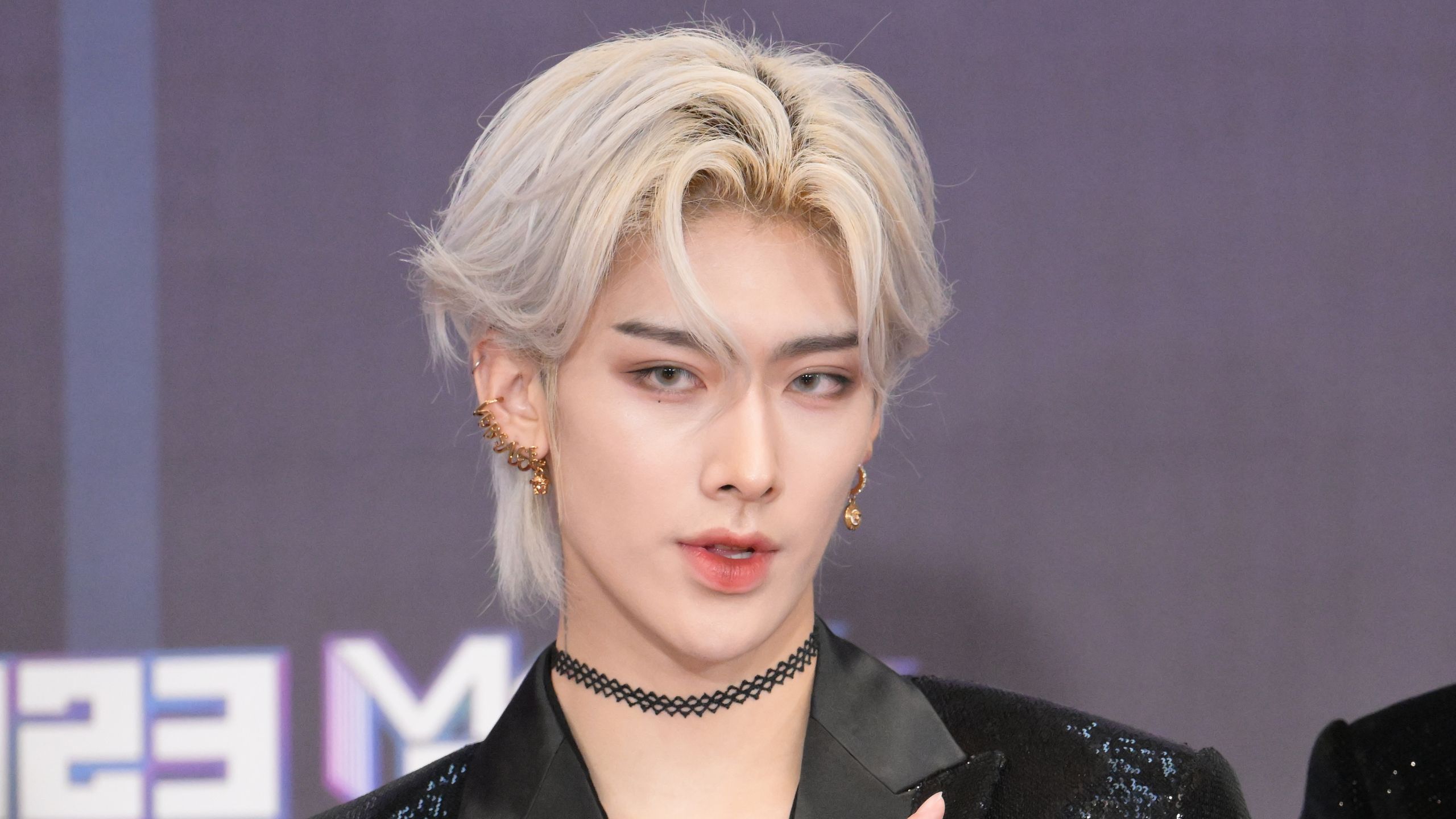 2560x1440 Ricky of ZEROBASEONE Has Black Hair for the First Time Since Boys Planet