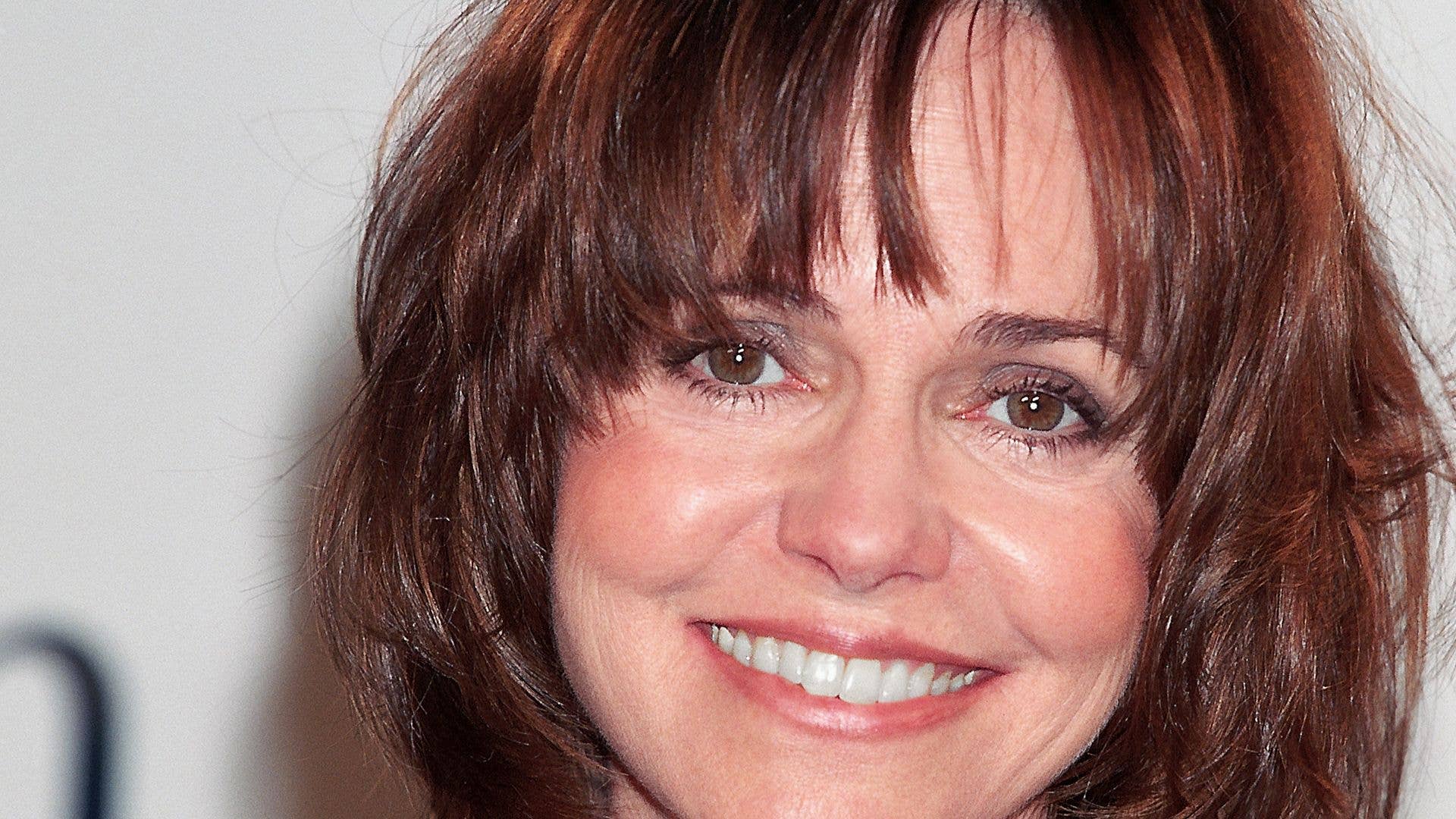 1920x1080 Sally Field, Cuts A Casual Figure For Sun Filled Dog Walk In LA. HELLO!