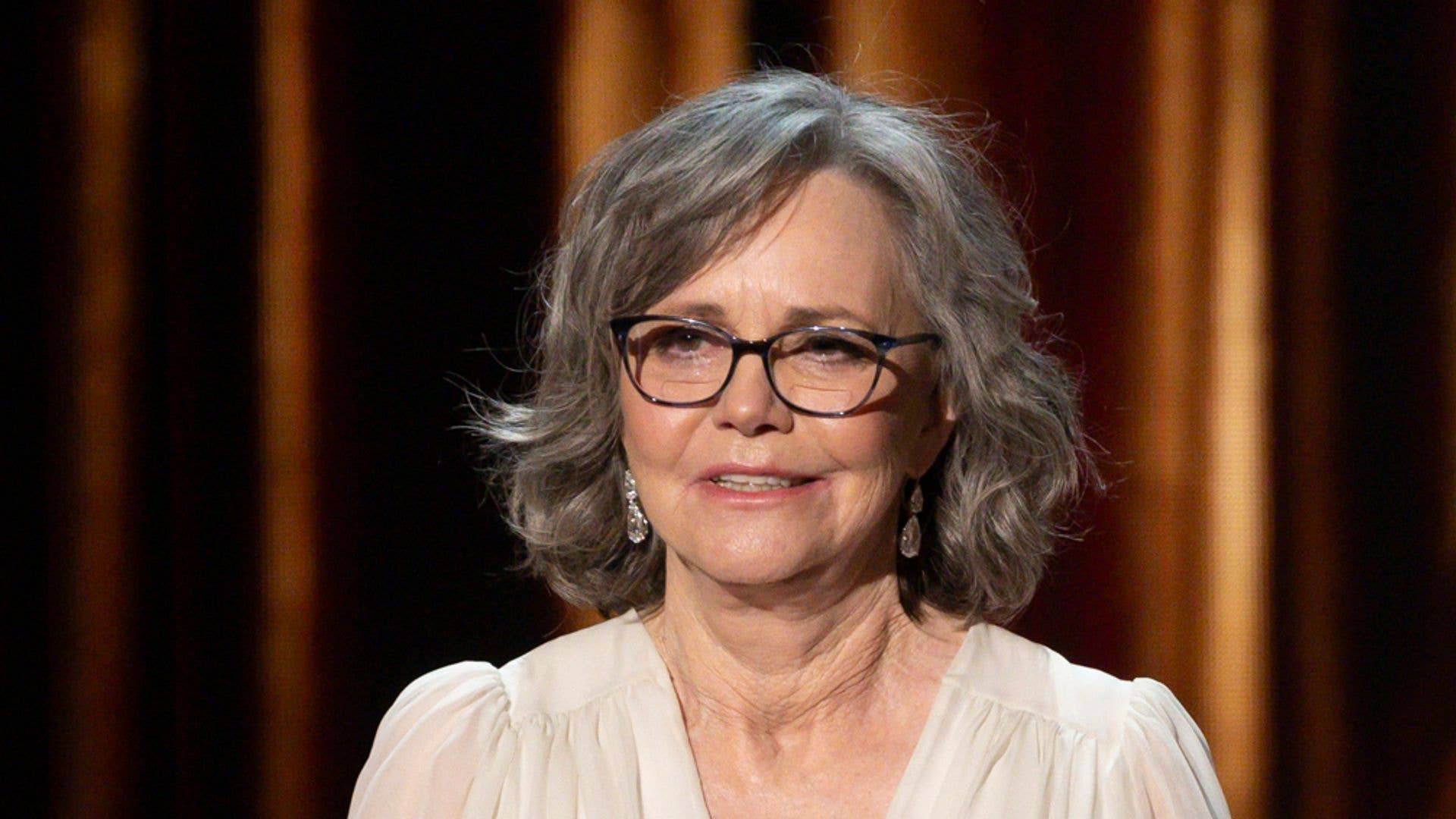 1920x1080 Sally Field reveals pregnancy and illegal abortion experience at 17 in very personal message. HELLO!