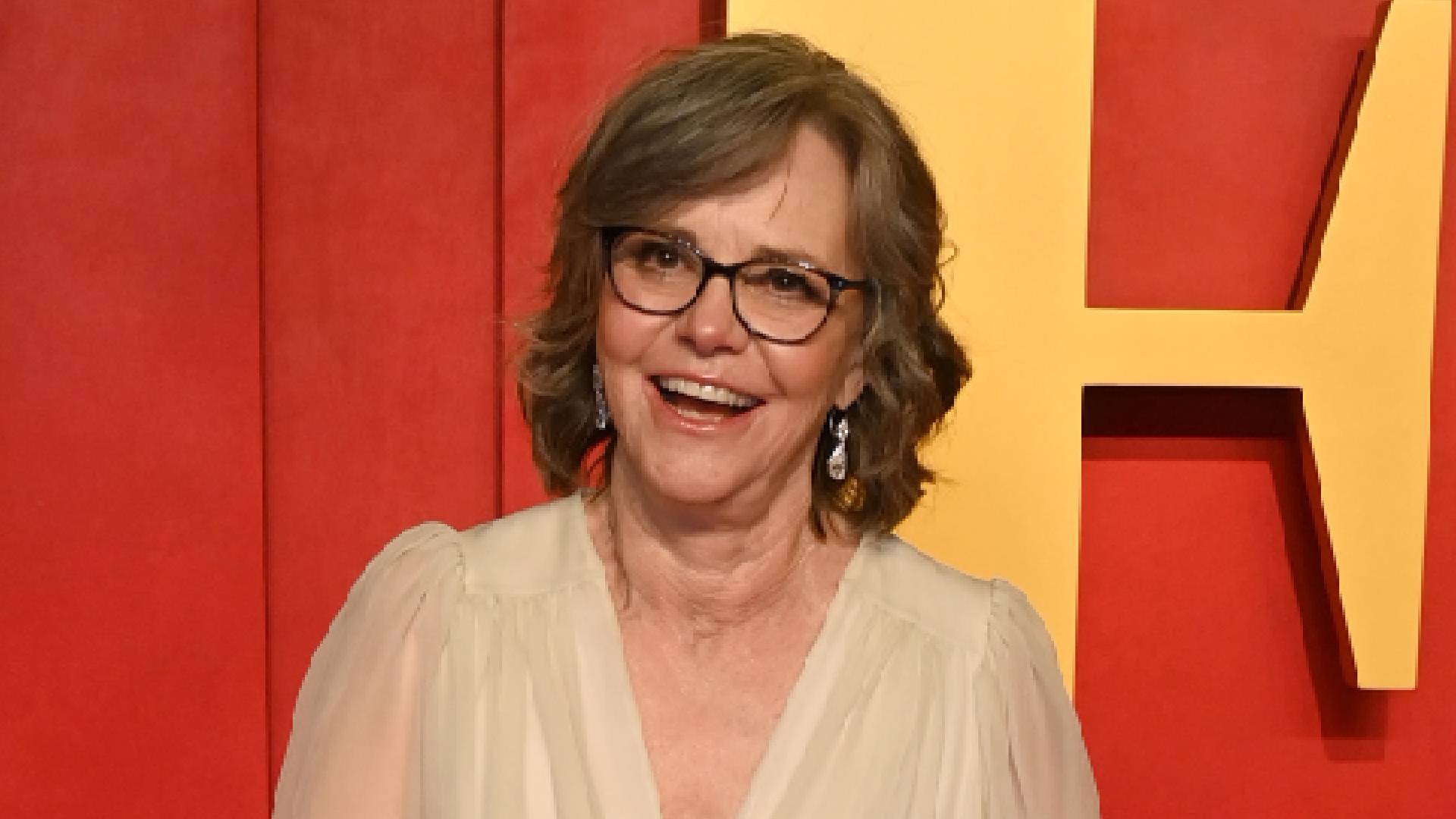 1920x1080 Sally Field's Kids & Family: 5 Fast Facts You Need to Know