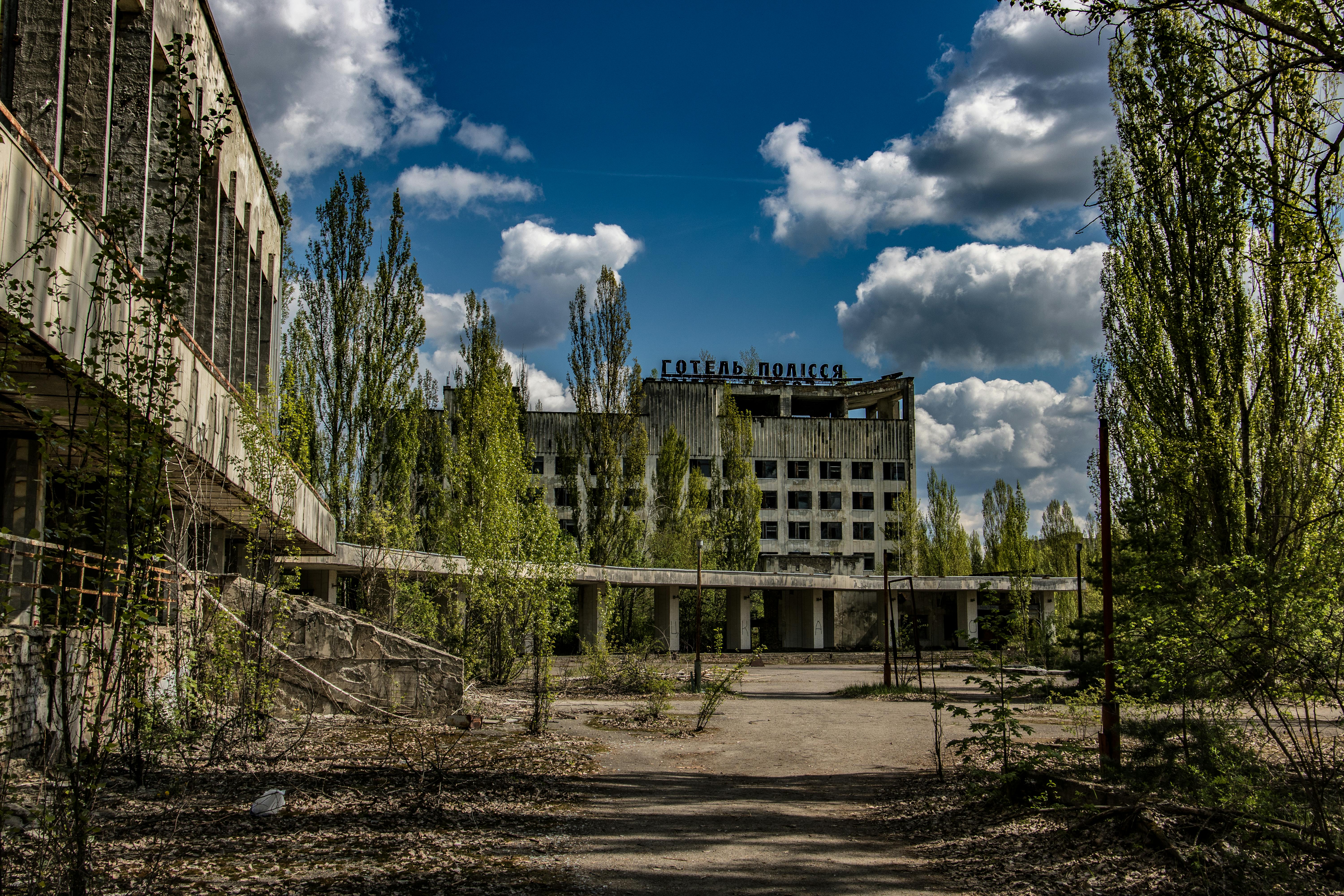 6000x4000 Abandoned Buildings in Chernobyl · Free