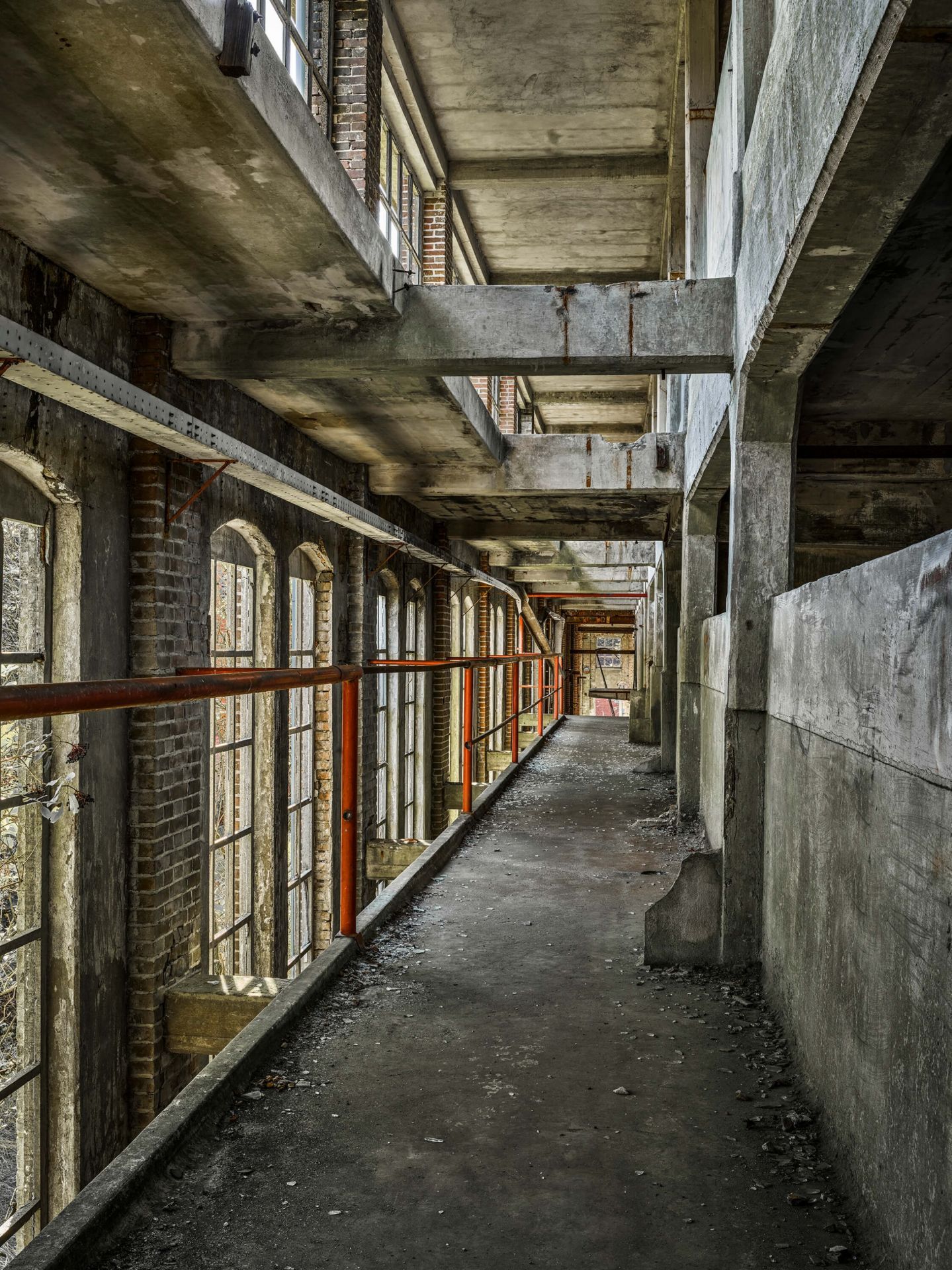 1439x1920 Footbridge in abandoned building