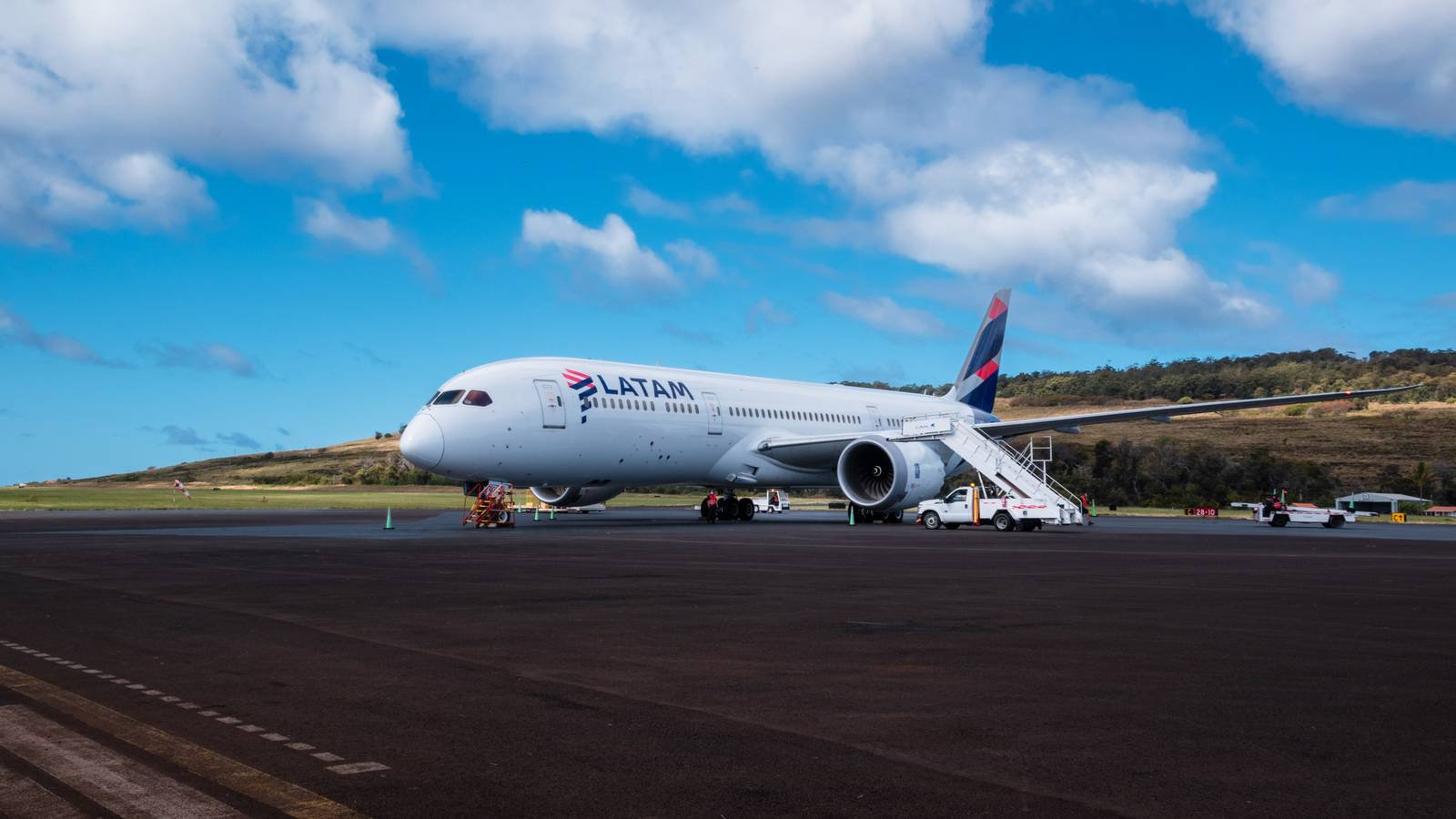 1600x900 LATAM Brings Back Daily Services To Easter Island