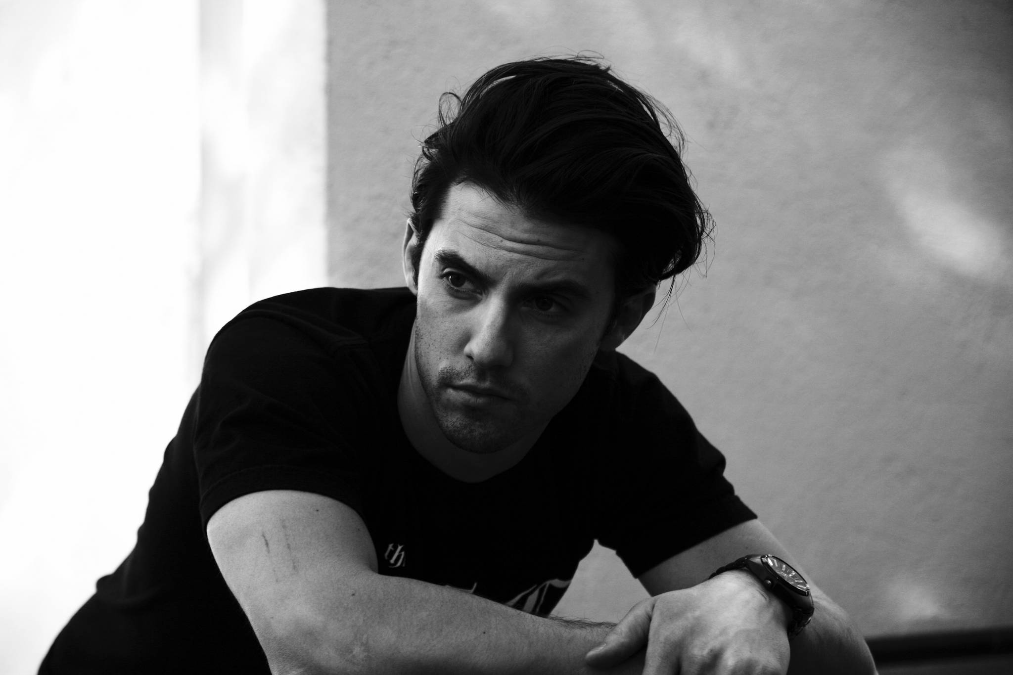 2048x1365 Milo Ventimiglia Wallpaper
