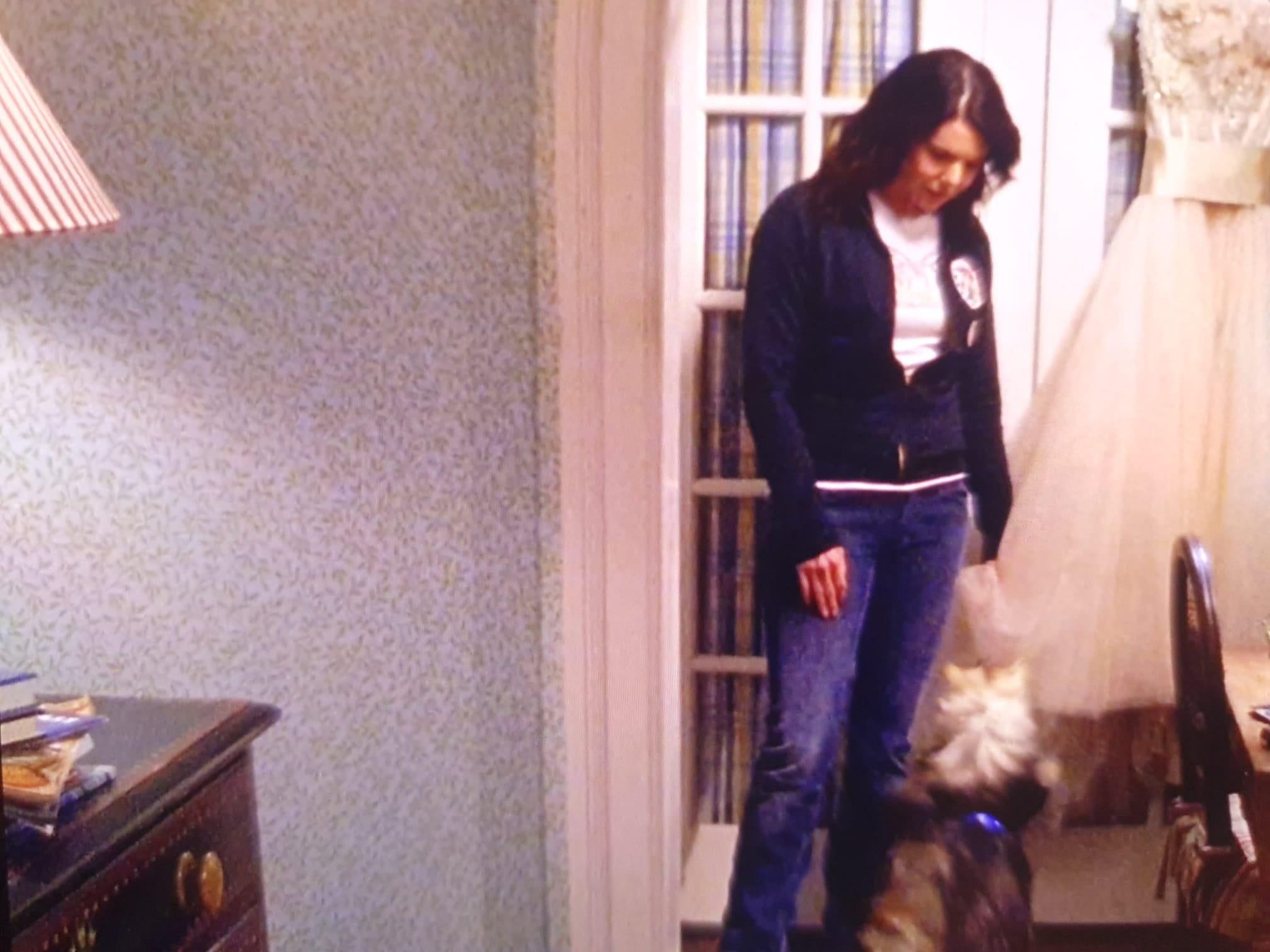 2016x1512 Lorelais' bedroom wallpaper