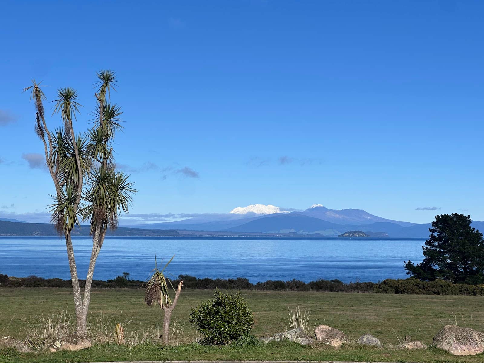1600x1200 Taupo View Lookout (2026)