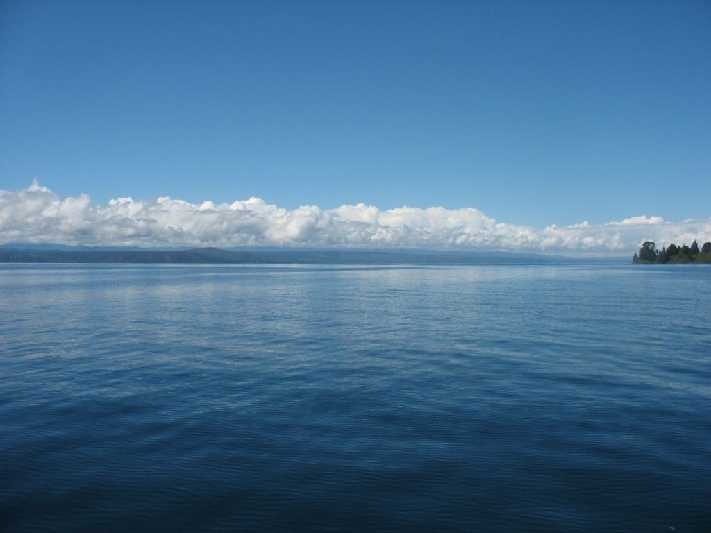 1024x768 On Lake