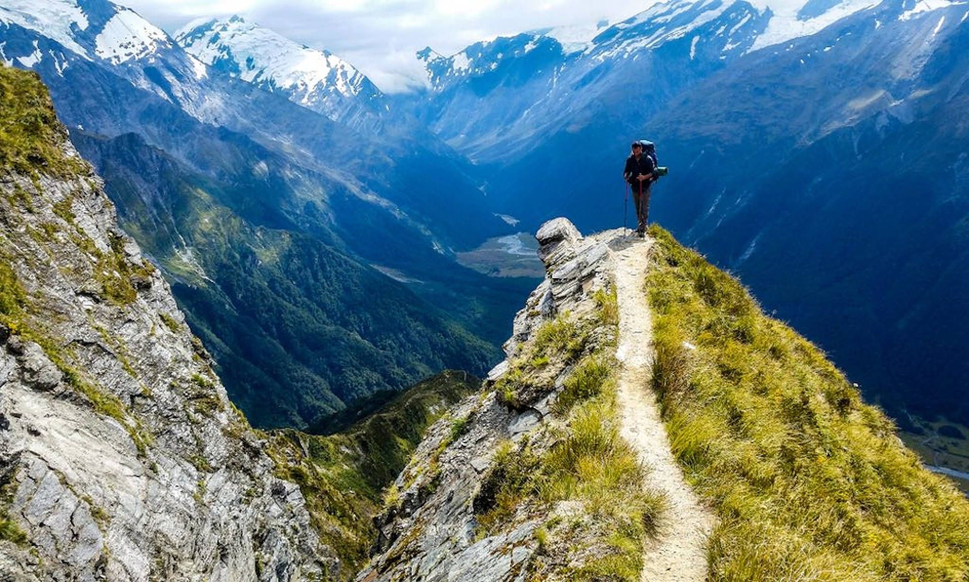 1920x1153 Download Majestic Mountain Hike Wallpaper