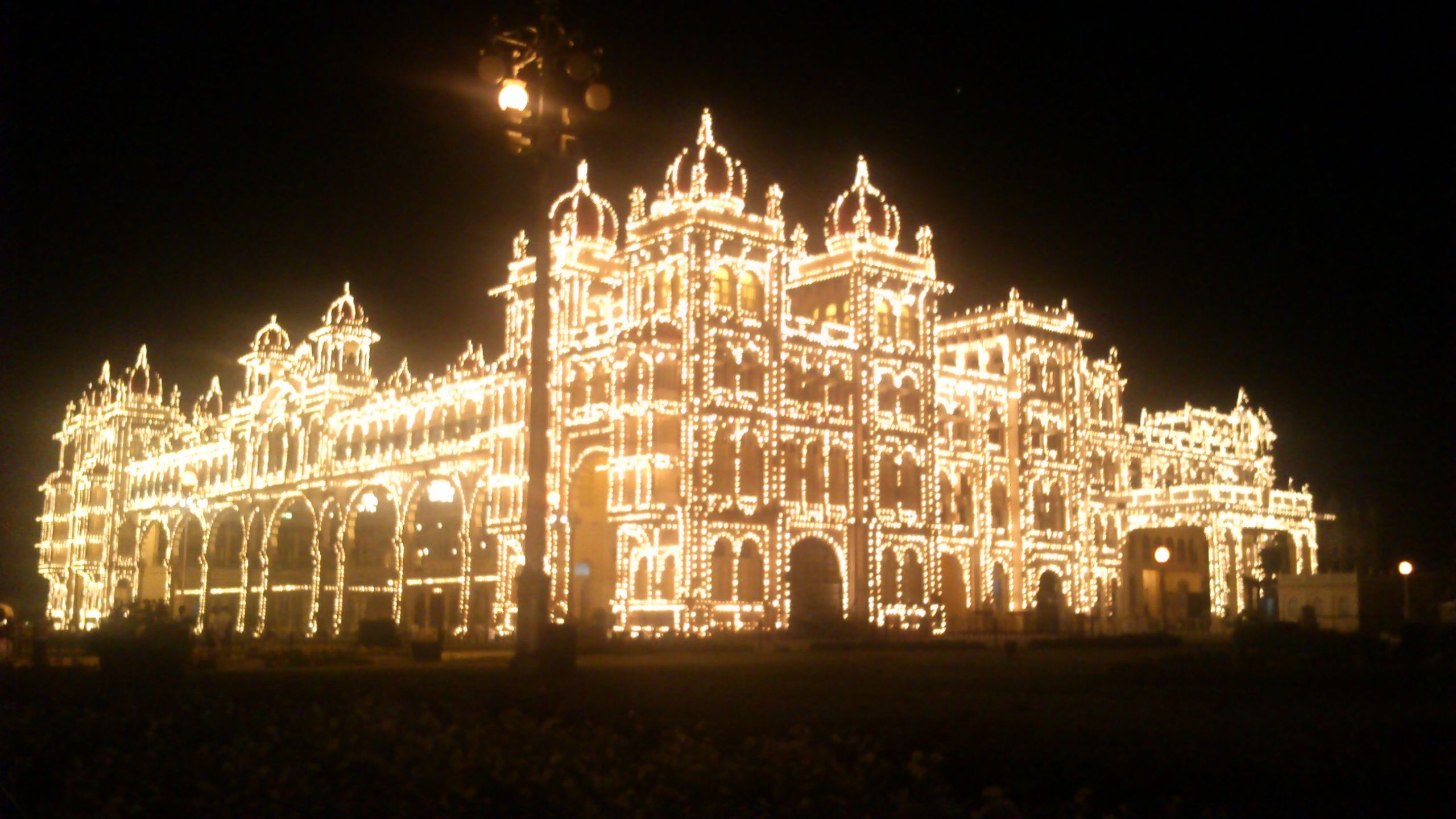 2560x1440 Mysore Palace