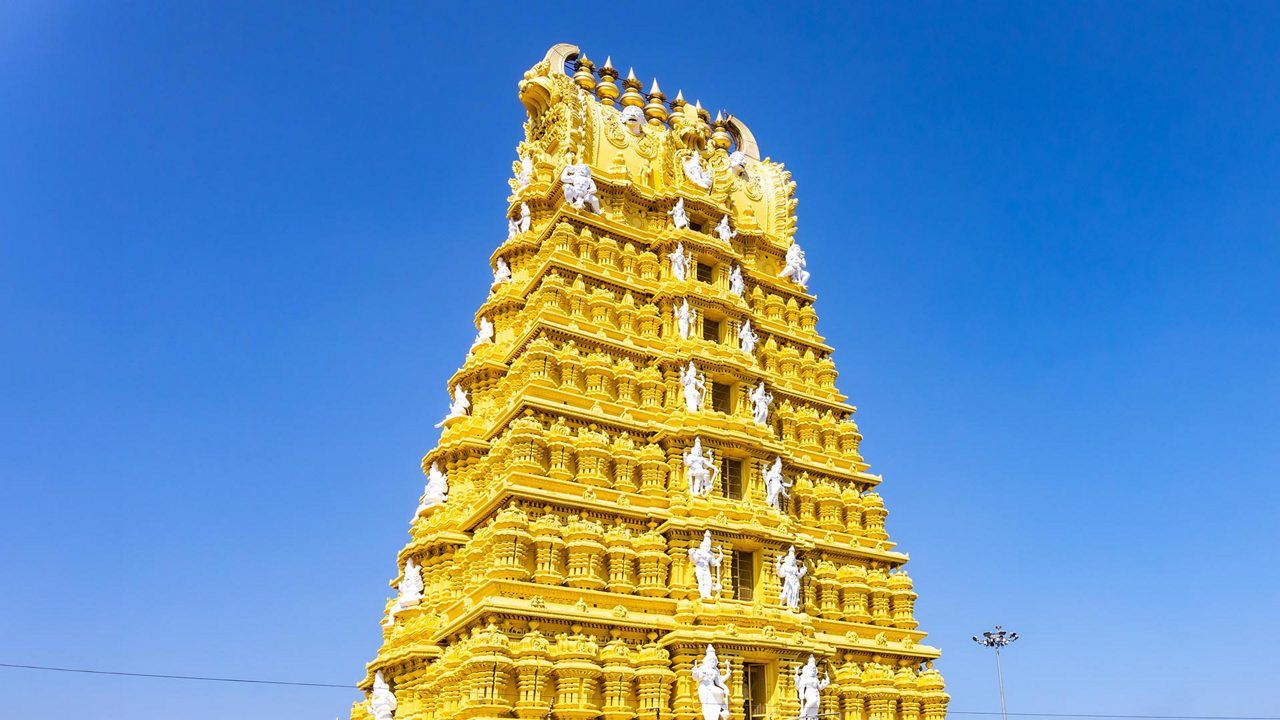 1280x720 Chamundi Hill Temple Mysuru bliss and panoramic views