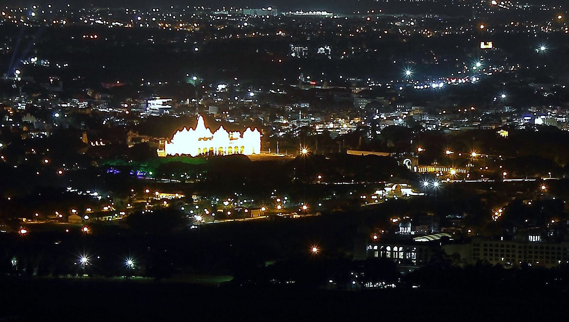 1897x1074 Chamundi Hills. Mysore. Backpackers United (2024)