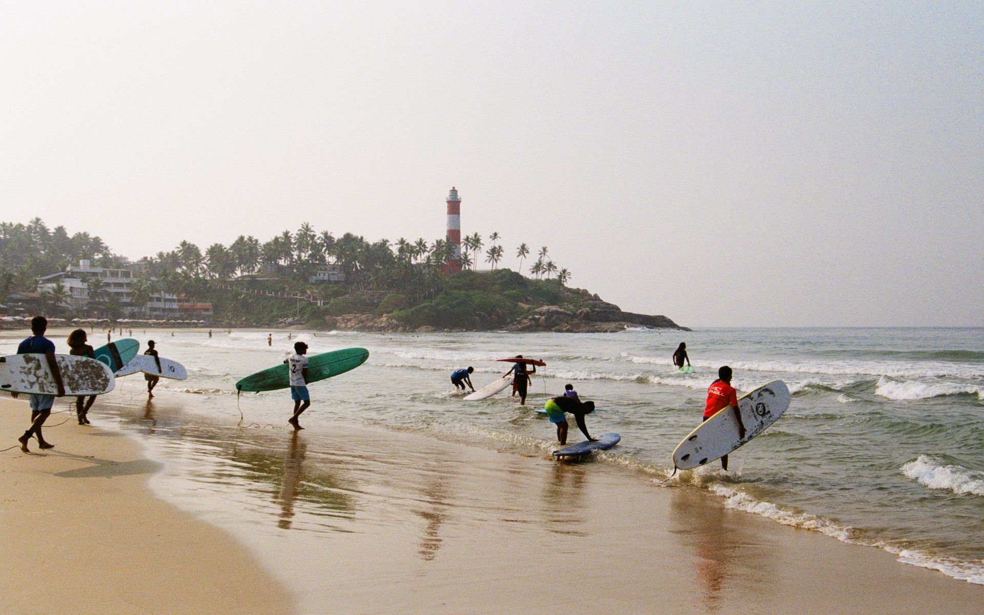 1920x1200 In photo: Kerala's Kovalam Surf Club