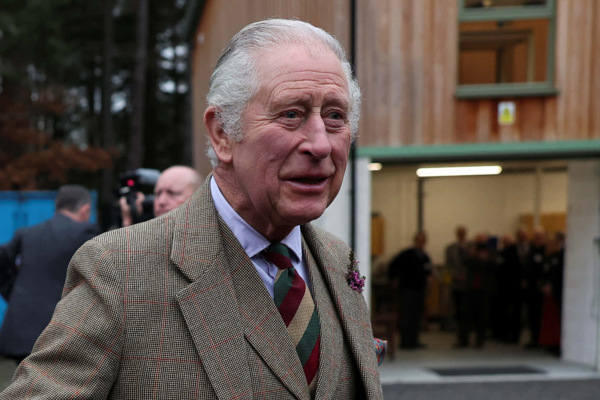 1920x1280 Download King Charles III In Brown Suit Wallpaper
