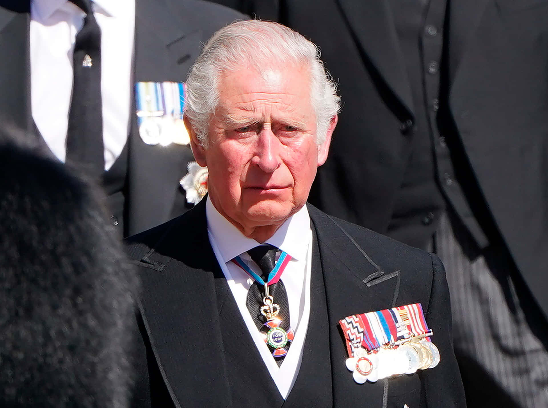 1920x1430 Download King Charles Iii And Merit Insignia Wallpaper