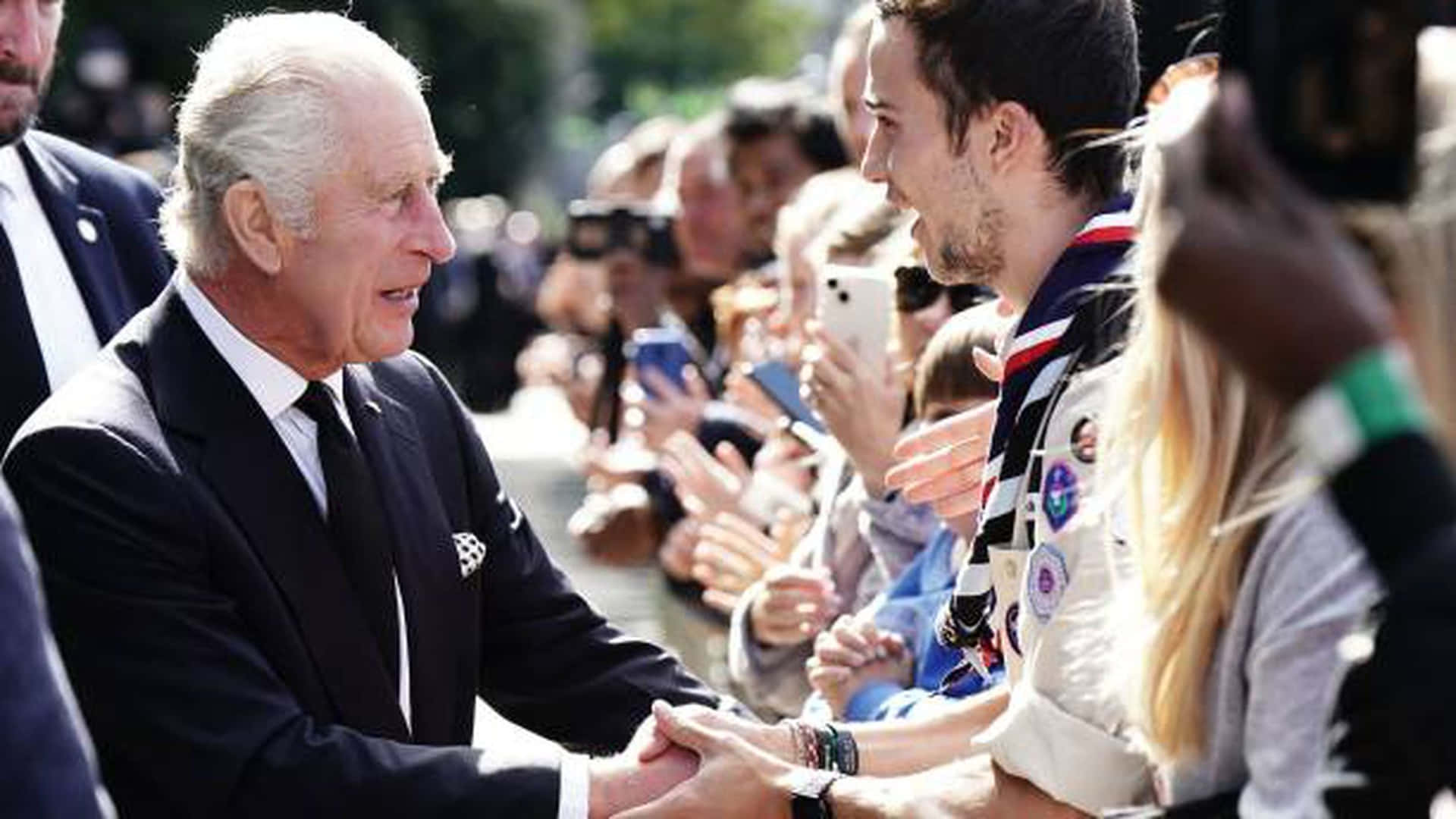 1920x1080 Download King Charles Iii Shaking Hands Wallpaper