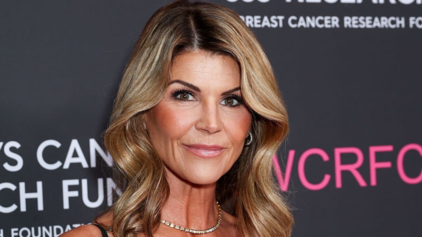 1600x900 Full House' Star Lori Loughlin Splits With Husband Mossimo Giannulli After 28 Years