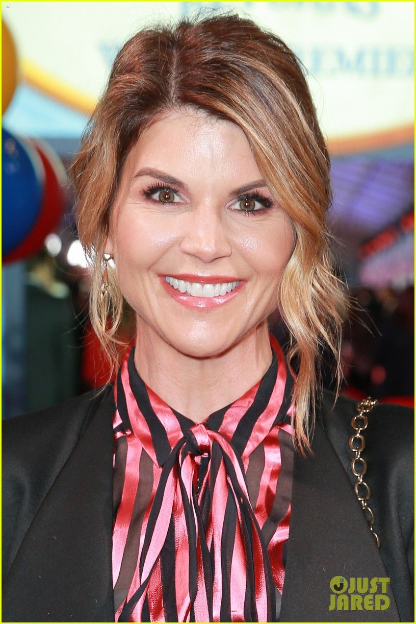 816x1222 Lori Loughlin Is Returning to Acting, Will Reprise a Former Role: Photo 4634238. Lori Loughlin Photo. Just Jared: Entertainment News